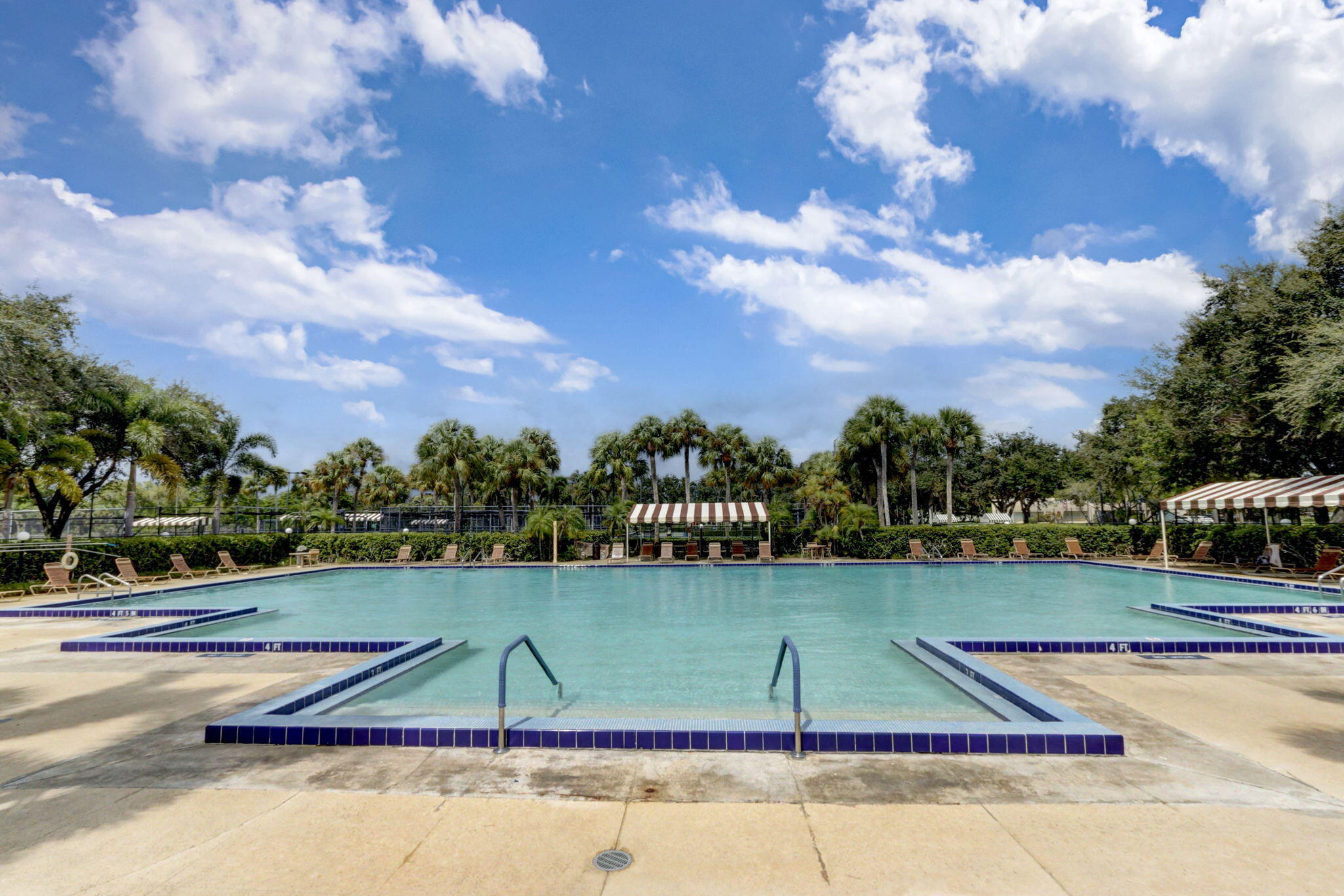 HERITAGE VILLAGE OF P B LAKES - Residential