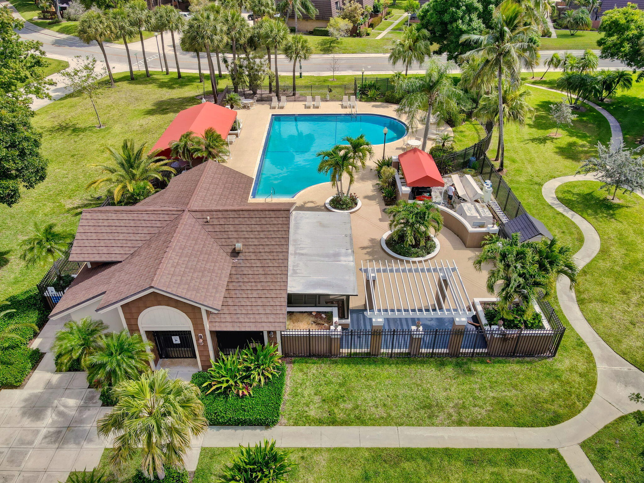 HERITAGE VILLAGE OF P B LAKES - Residential
