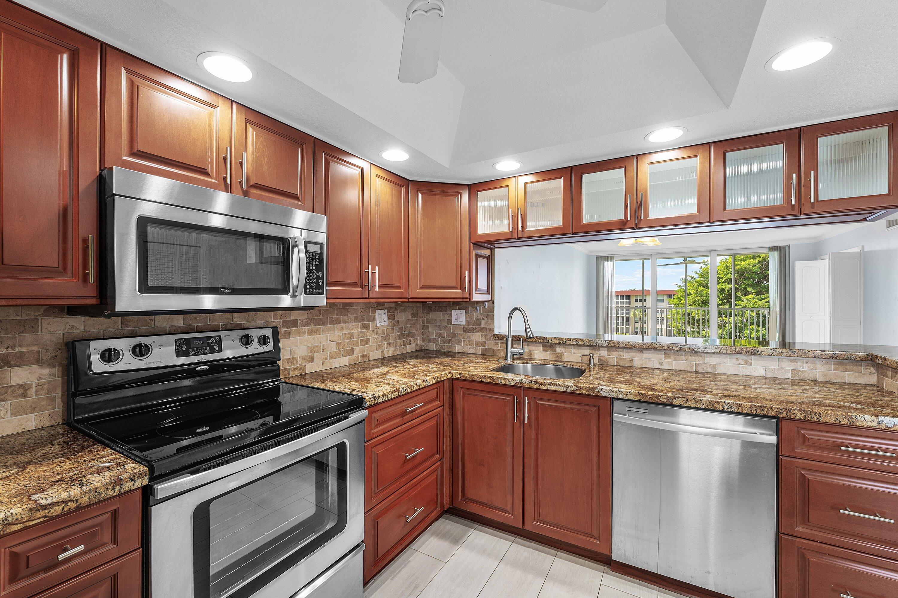 PALM AIRE AT CORAL KEY - Residential