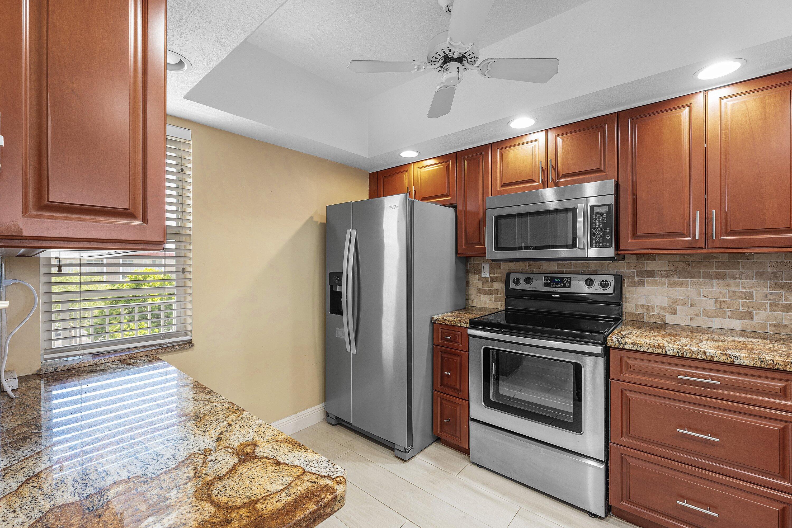PALM AIRE AT CORAL KEY - Residential