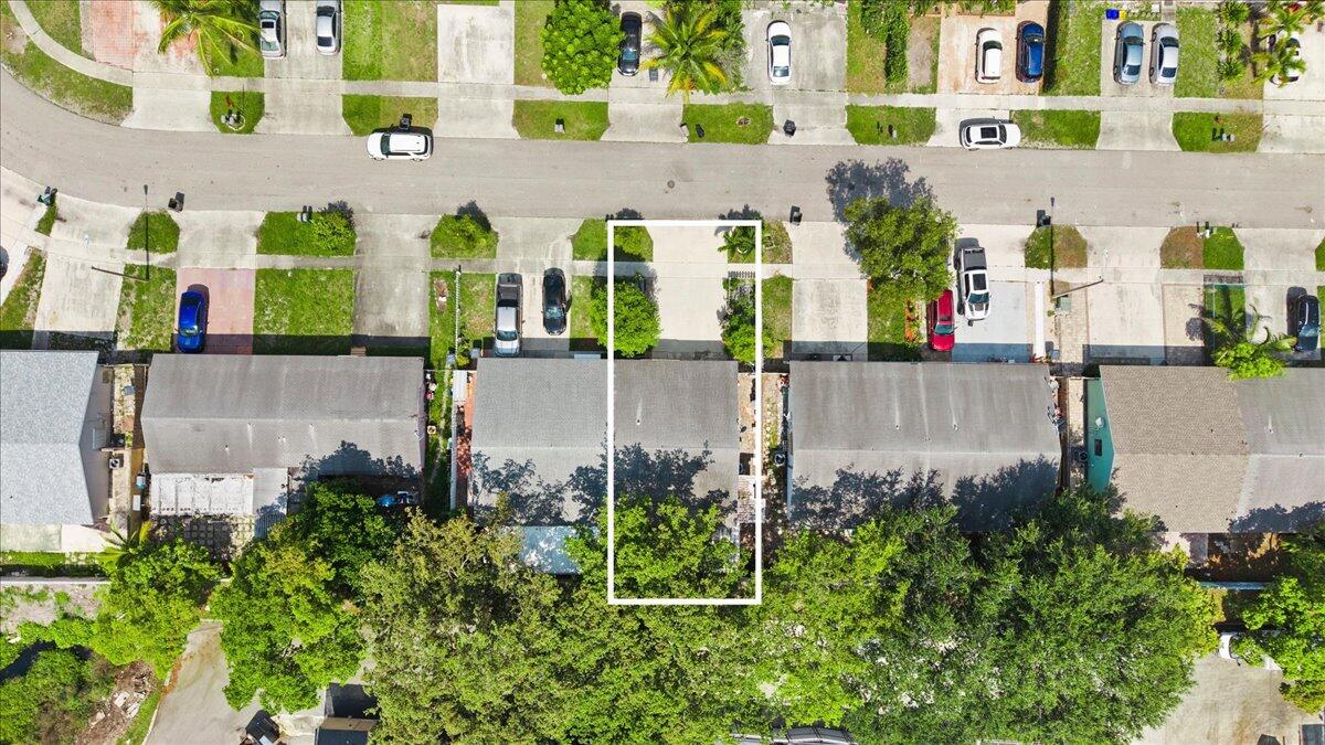 VILLAS OF PALM BEACH 1 - Residential