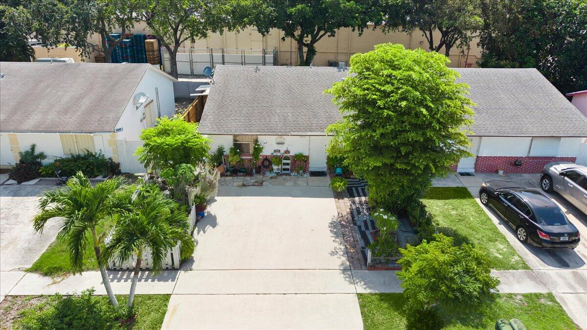 VILLAS OF PALM BEACH 1 - Residential