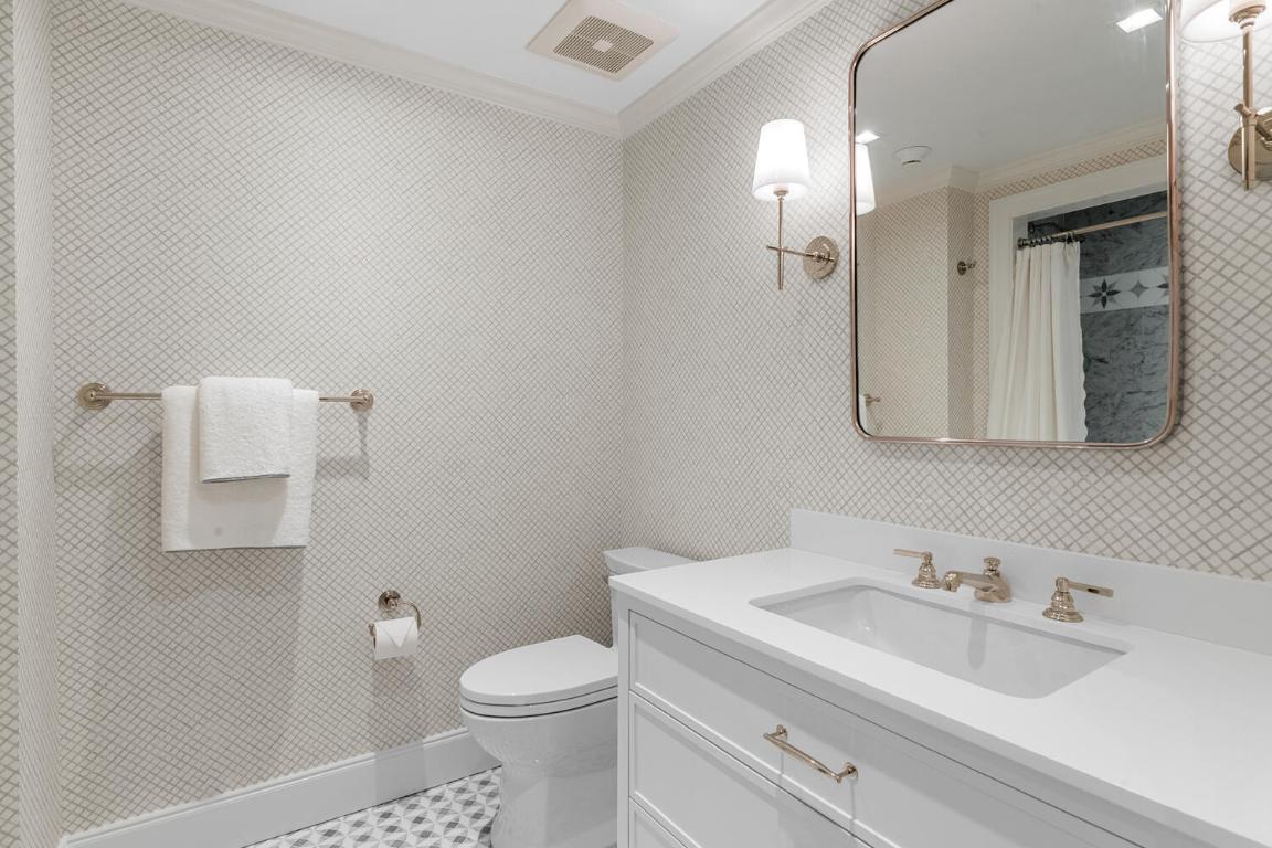 SOUTHLAKE CONDOMINIUM - Residential