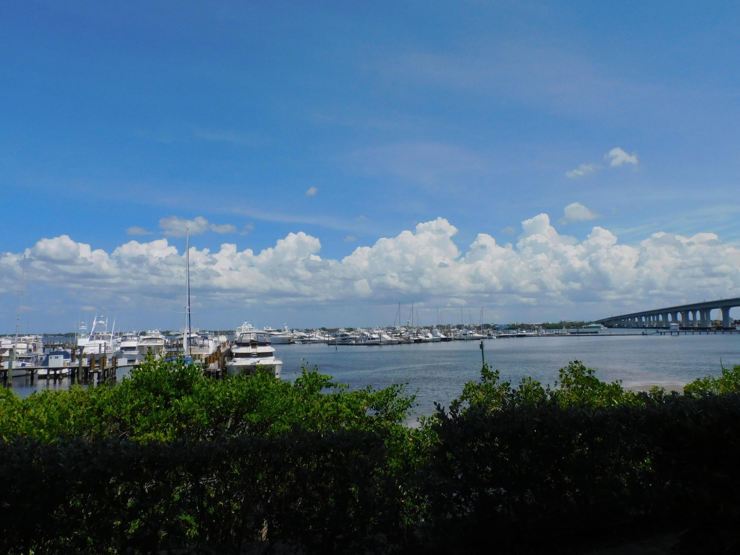 HARBORAGE YACHT CONDO - Residential