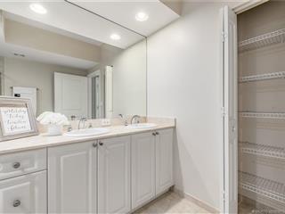 HARBORAGE YACHT CONDO - Residential