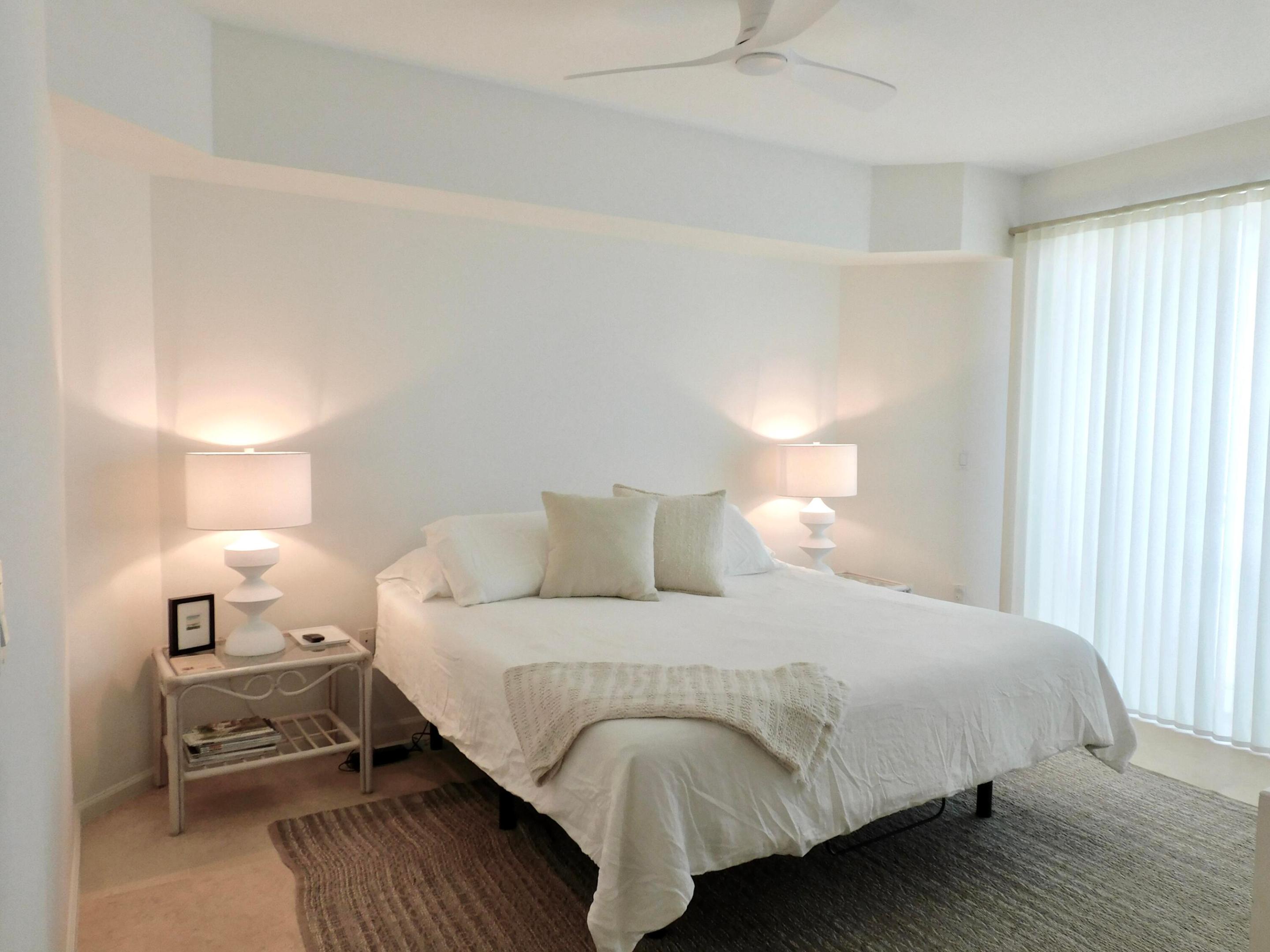 HARBORAGE YACHT CONDO - Residential