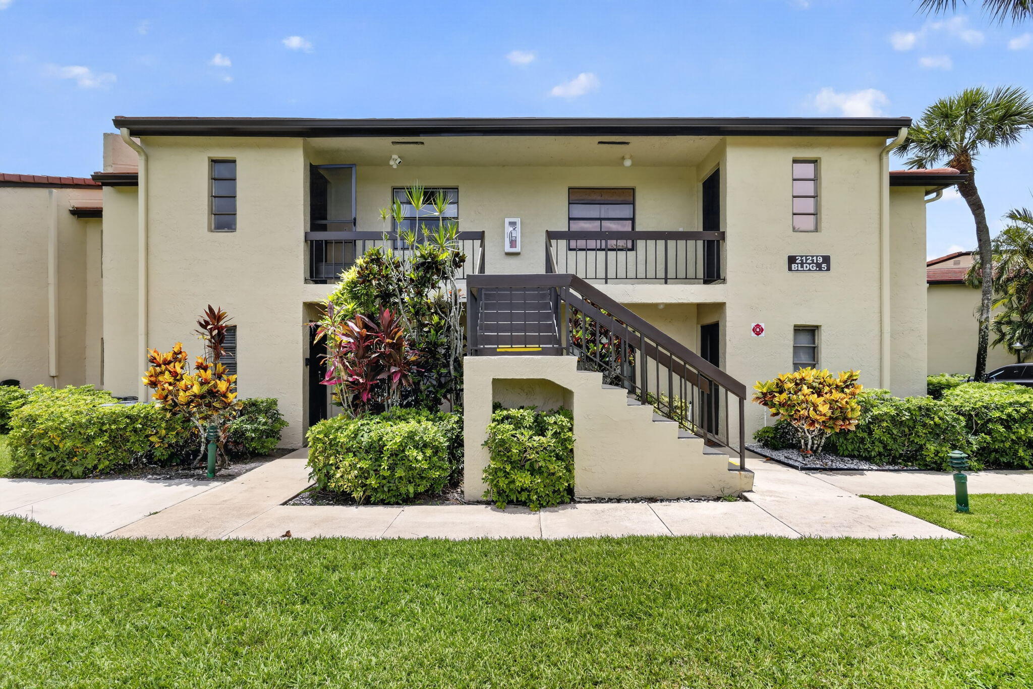 FAIRWAYS OF BOCA LAGO CONDO - Residential
