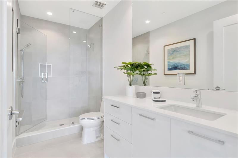 100 LAS OLAS - Residential