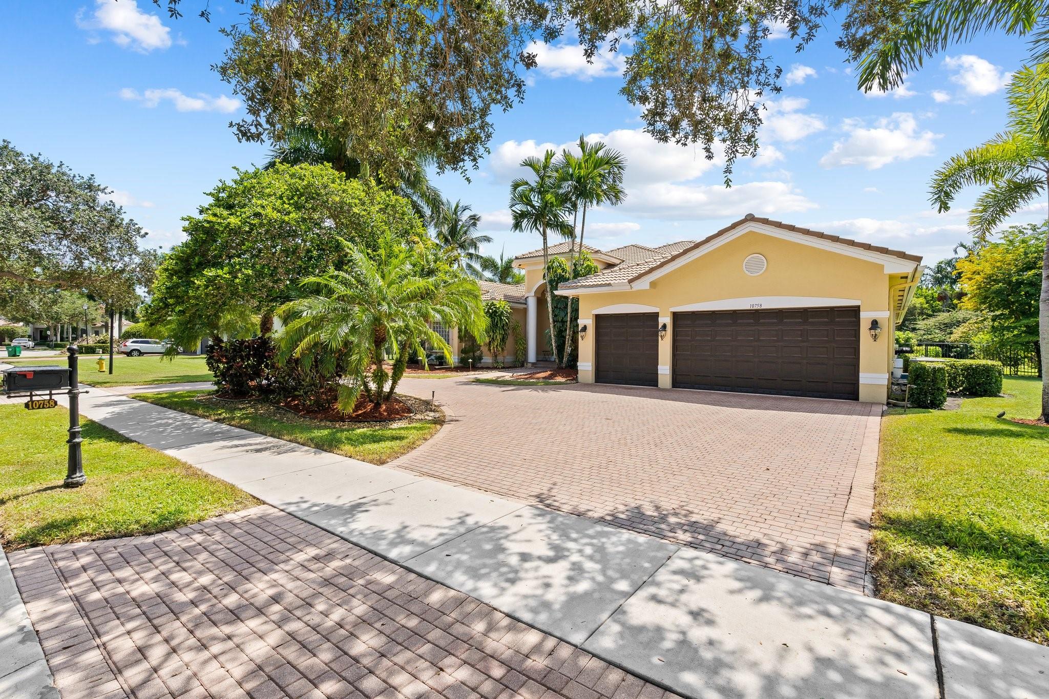 Welcome to your dream home nestled within the prestigious Long Lake Ranches community. This stunning 5 Bed, 4 Bath + large bonus room boasts a spacious open floor plan ideal for both daily living & entertaining. As you enter, you're greeted with a bright & airy dining/living area with high ceilings & large windows that fill the space with natural light. Other features include marble floors, stainless steel appliances, plantation shutters, crown molding & a luxurious master suite. Step into your backyard paradise, where a salt water heating & cooling pool awaits. This outdoor entertainment area is equipped with a zip line, treehouse & fruit trees. This is a rare opportunity to own a home that combines elegance, comfort, and outdoor adventure. Don't miss your chance, schedule a tour today!