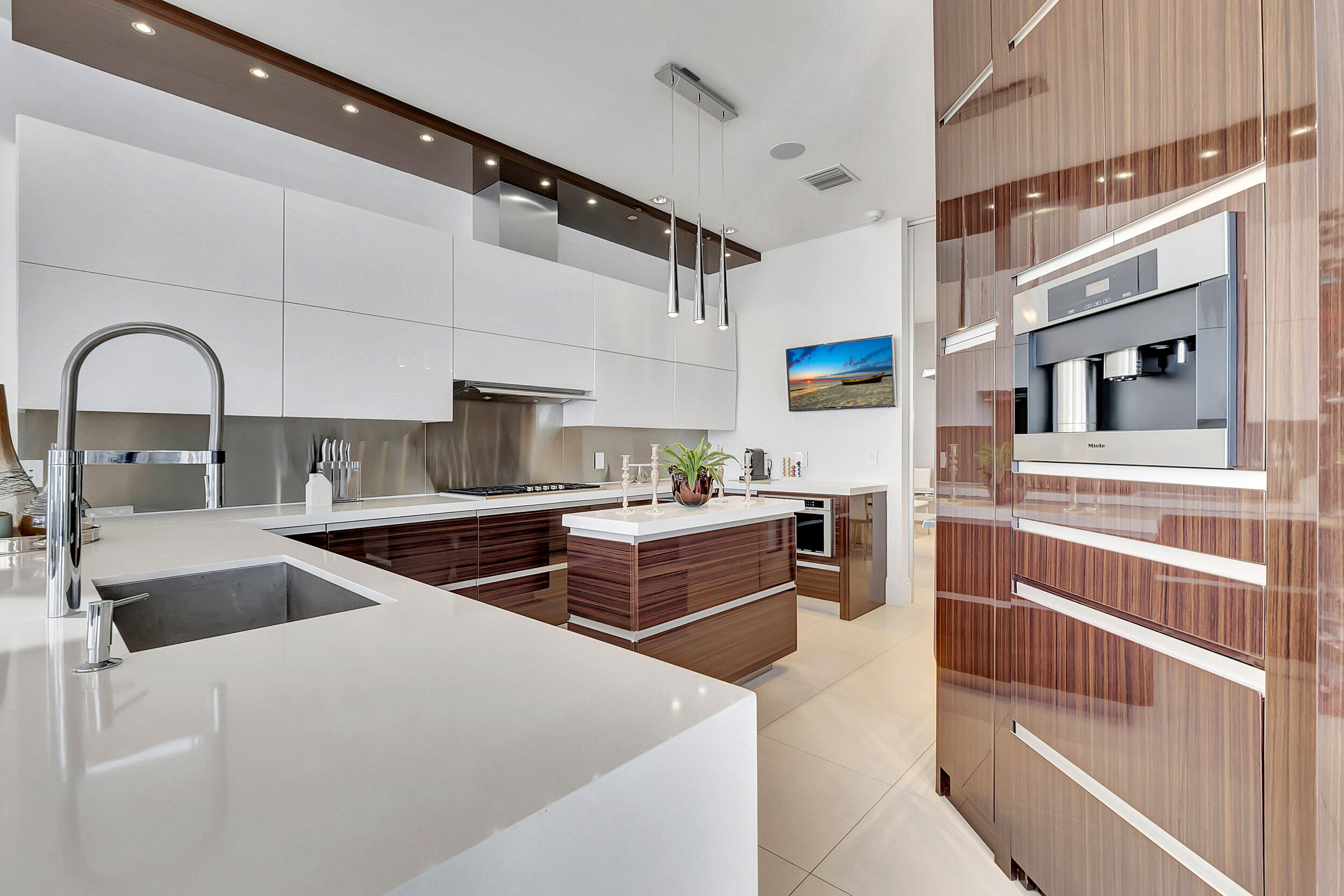 Boca Marina Yacht Club - Residential