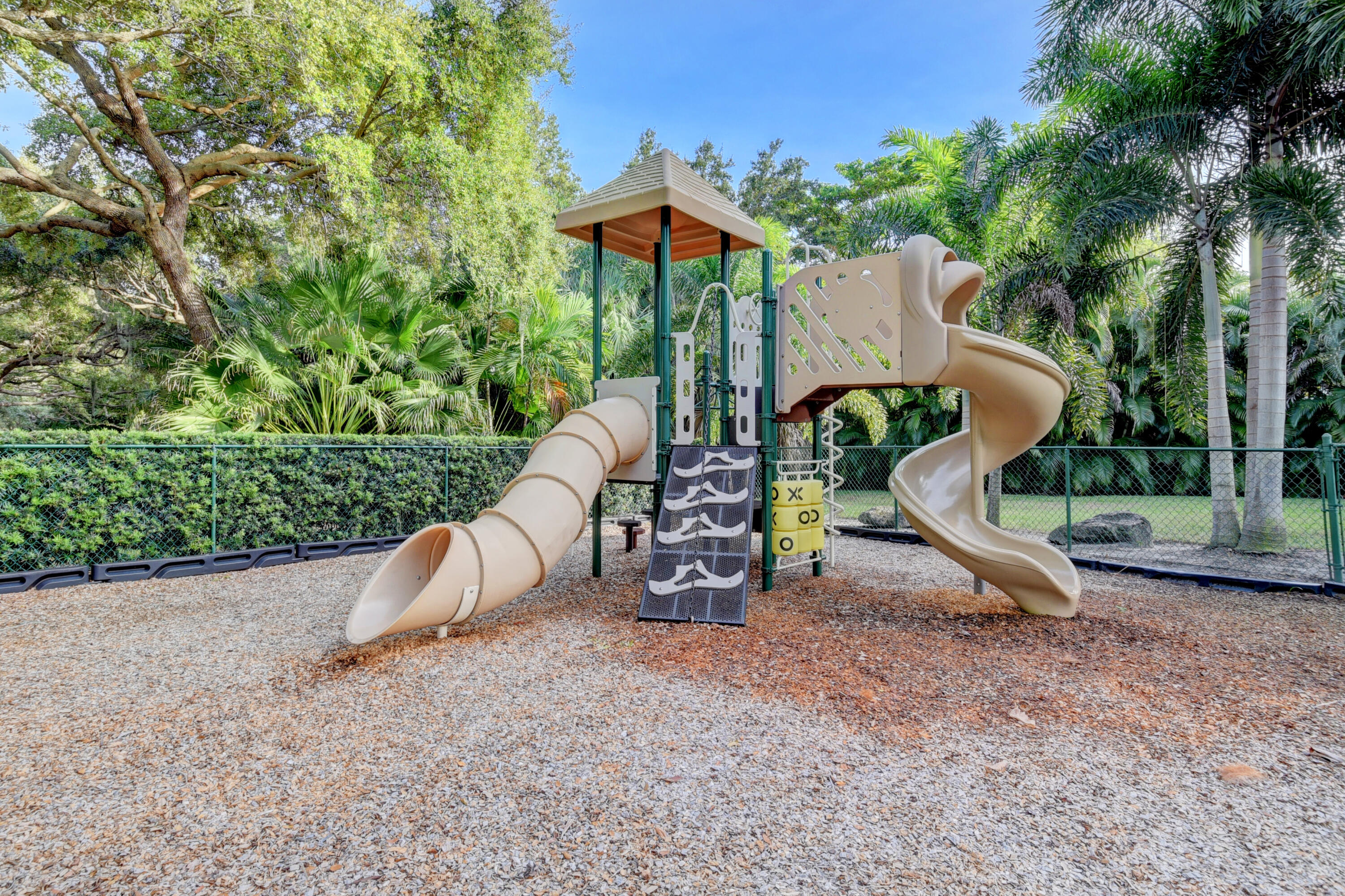 Boca Marina Yacht Club - Residential