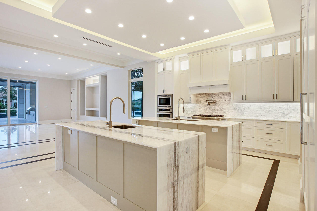 ADMIRALS COVE - Residential