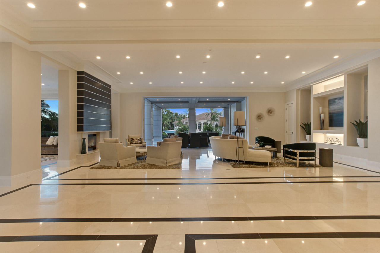ADMIRALS COVE - Residential