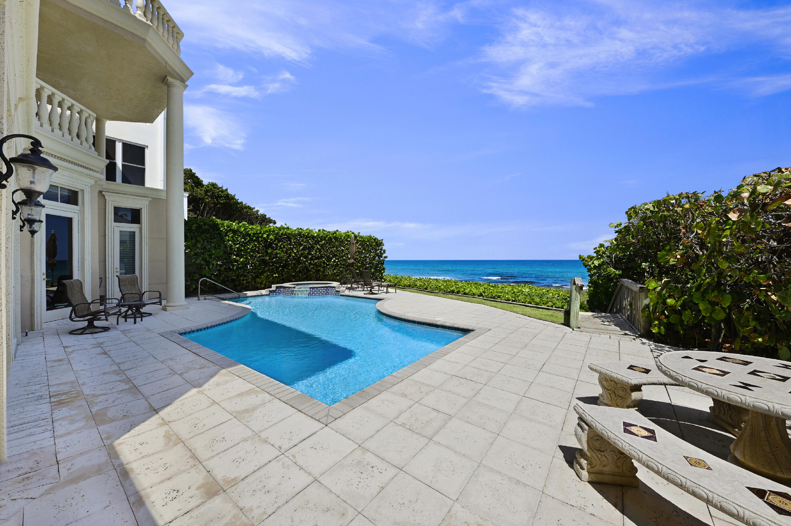 ISLE DE LA MAISON - Residential