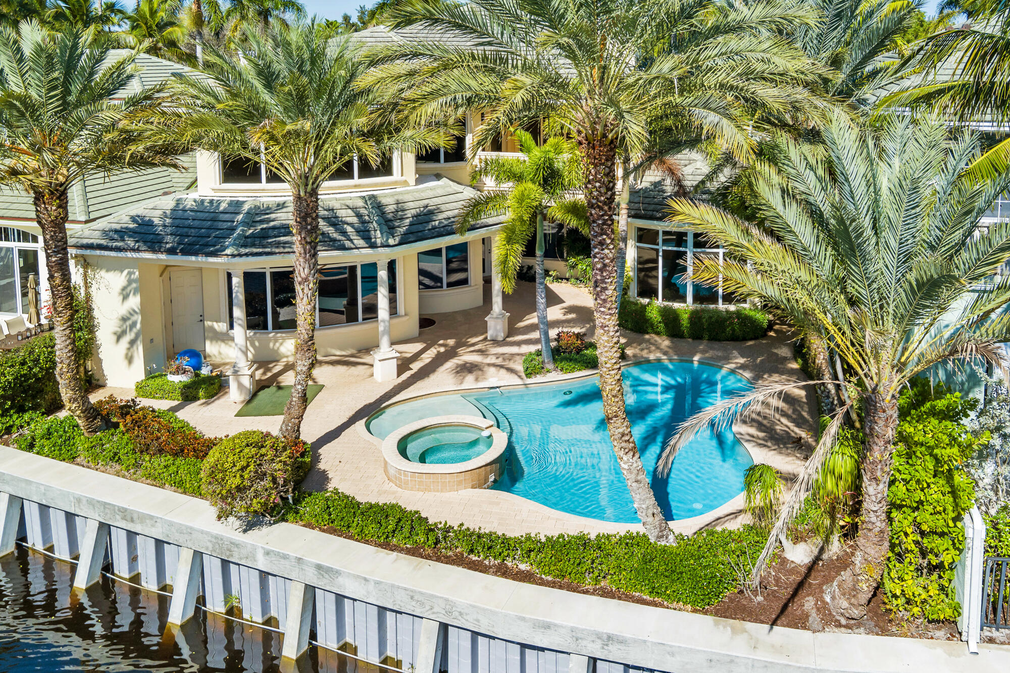 HARBOUR AT JONATHANS LANDING - Residential