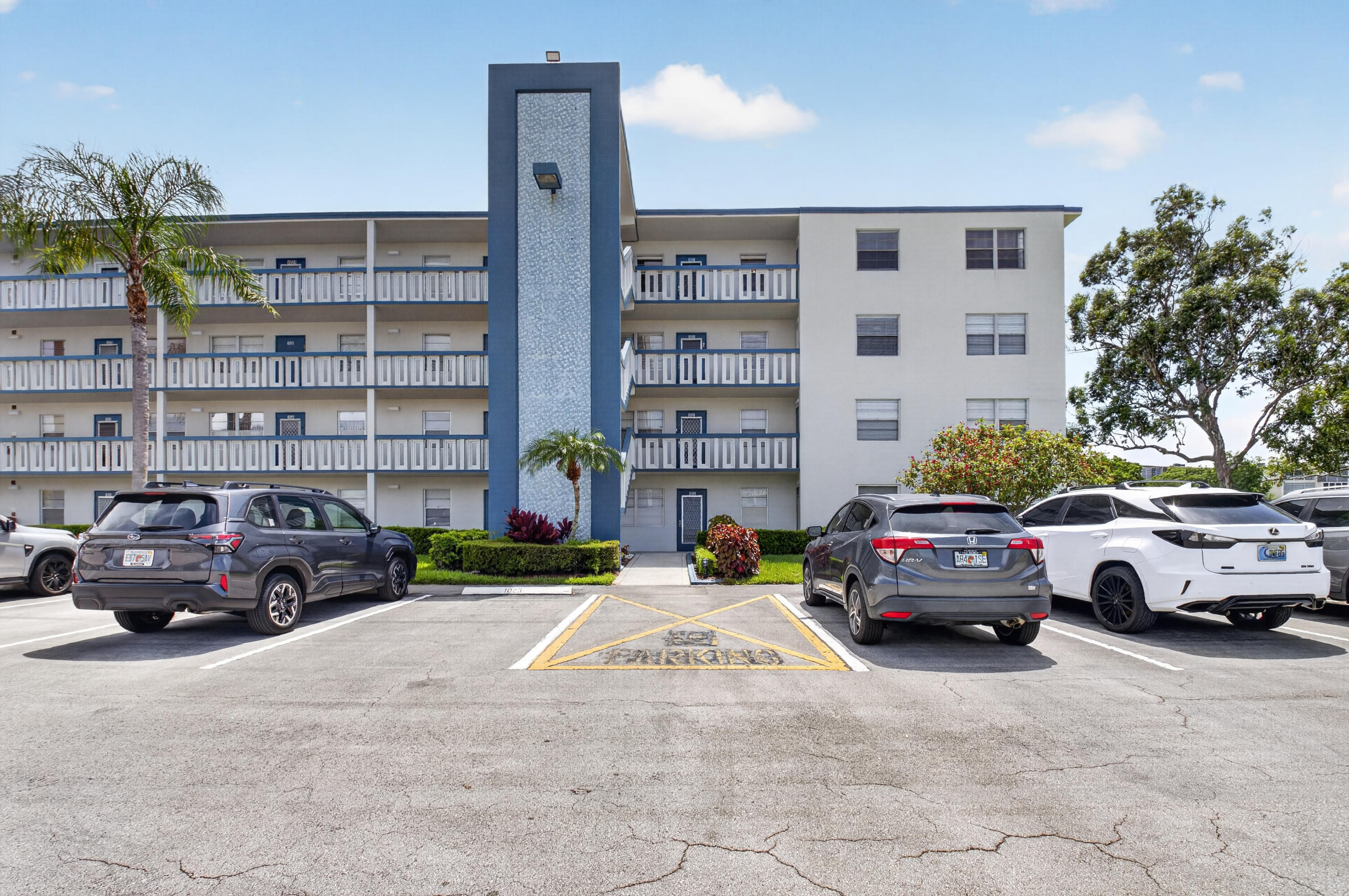 LINCOLN/ CENTURY VILLAGE - Residential