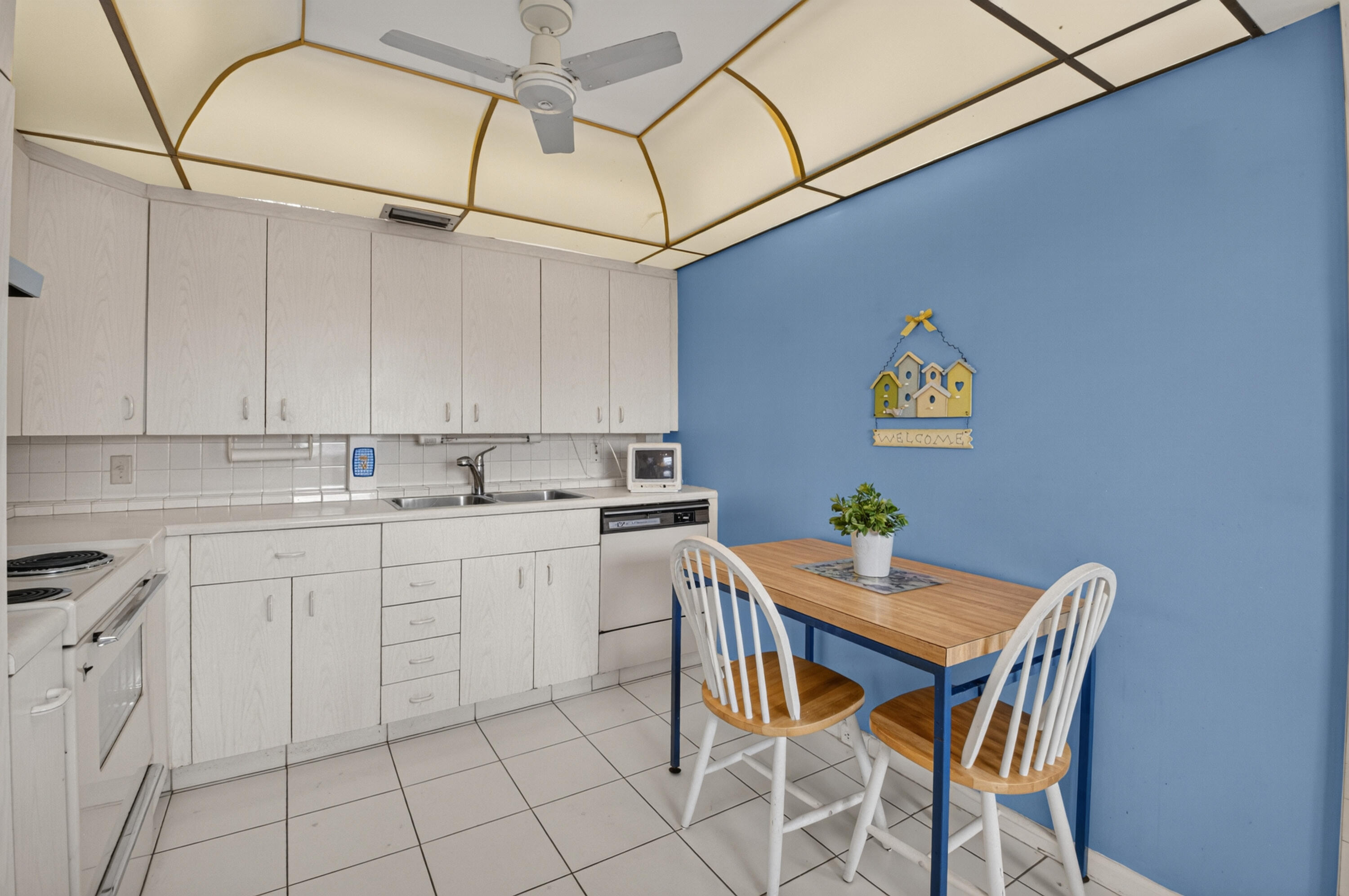 LINCOLN/ CENTURY VILLAGE - Residential