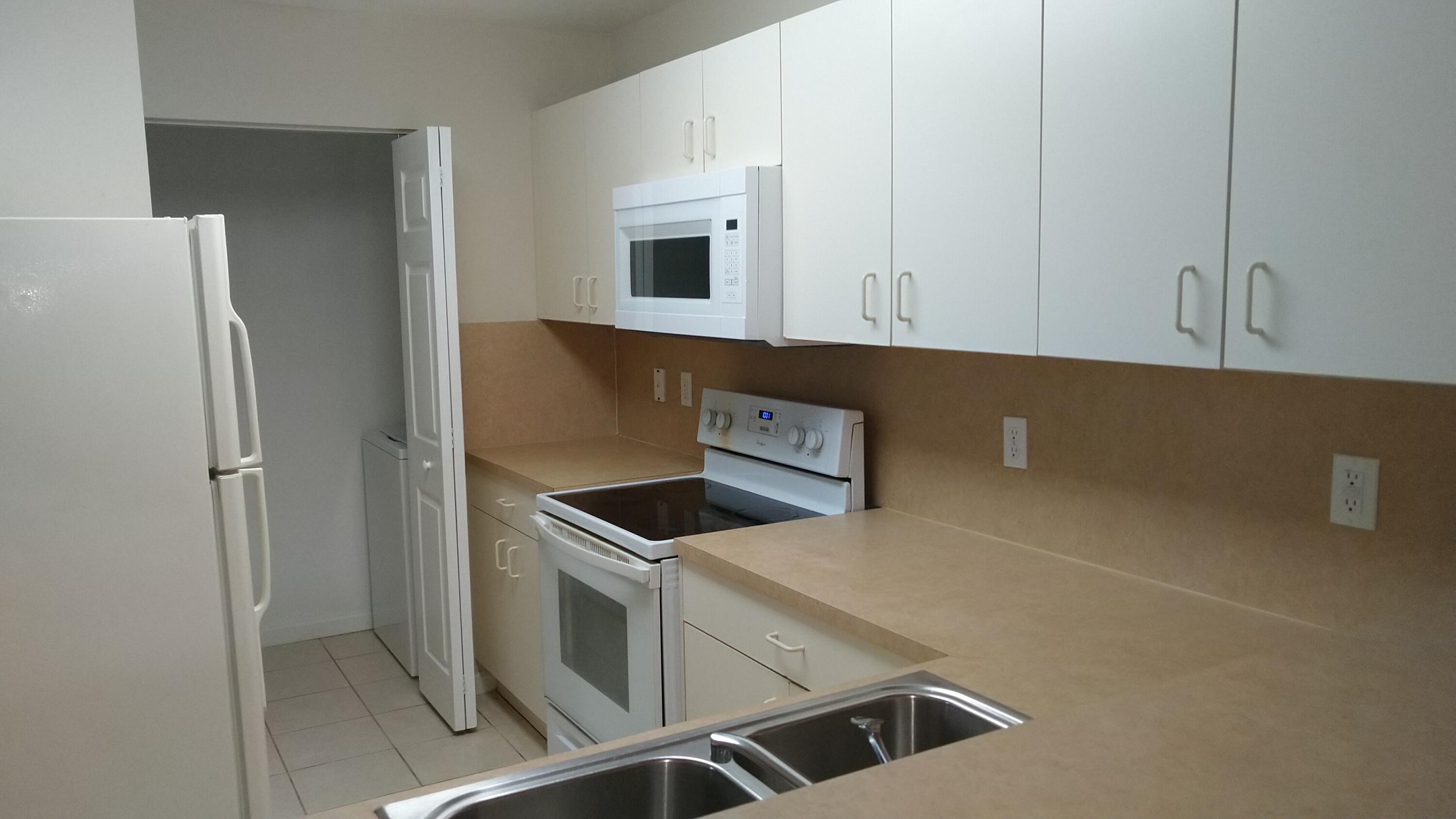LINKS AT EMERALD DUNES CONDO - Residential Lease