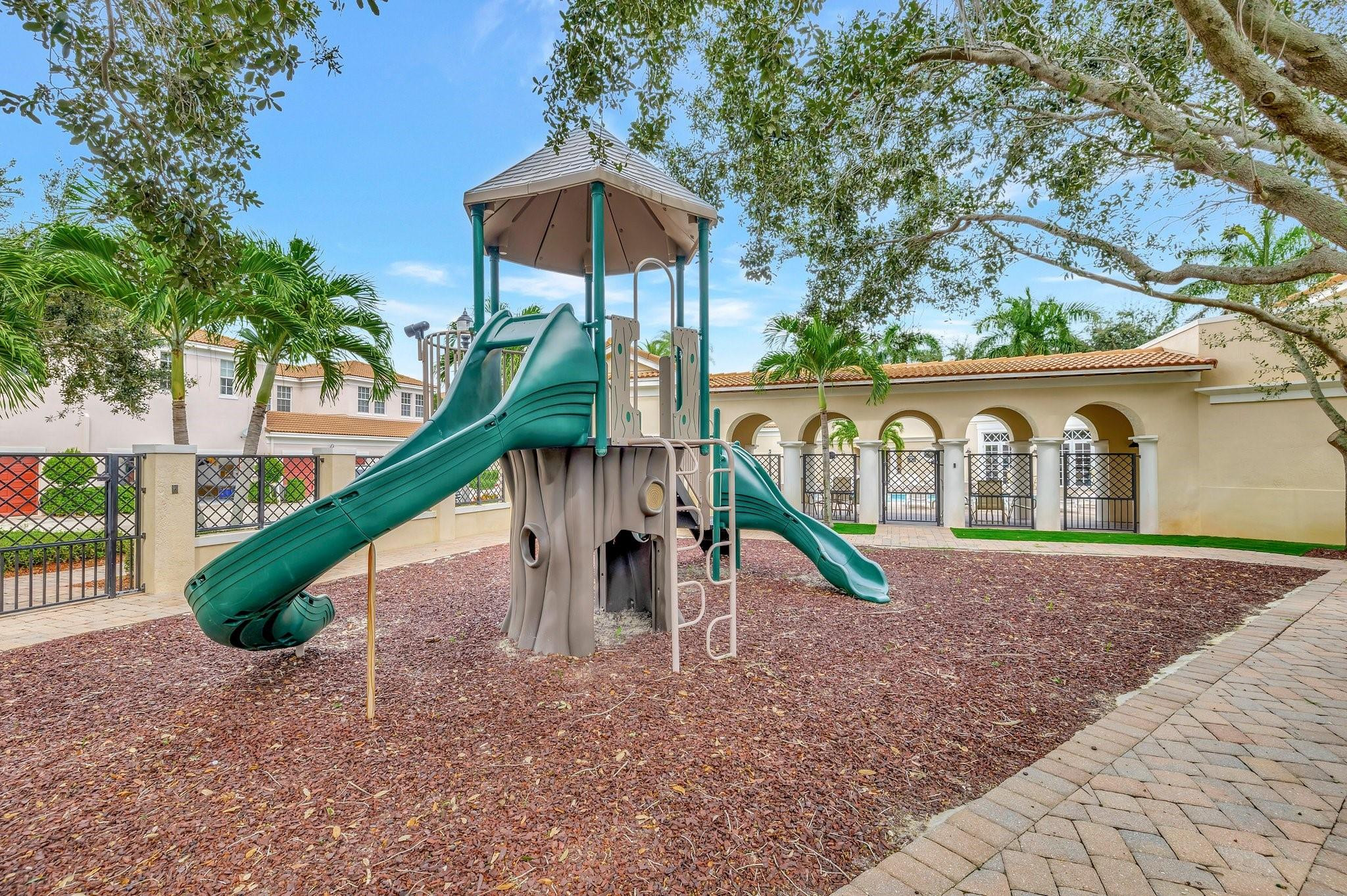 PENINSULA VILLAGE GREENS - Residential