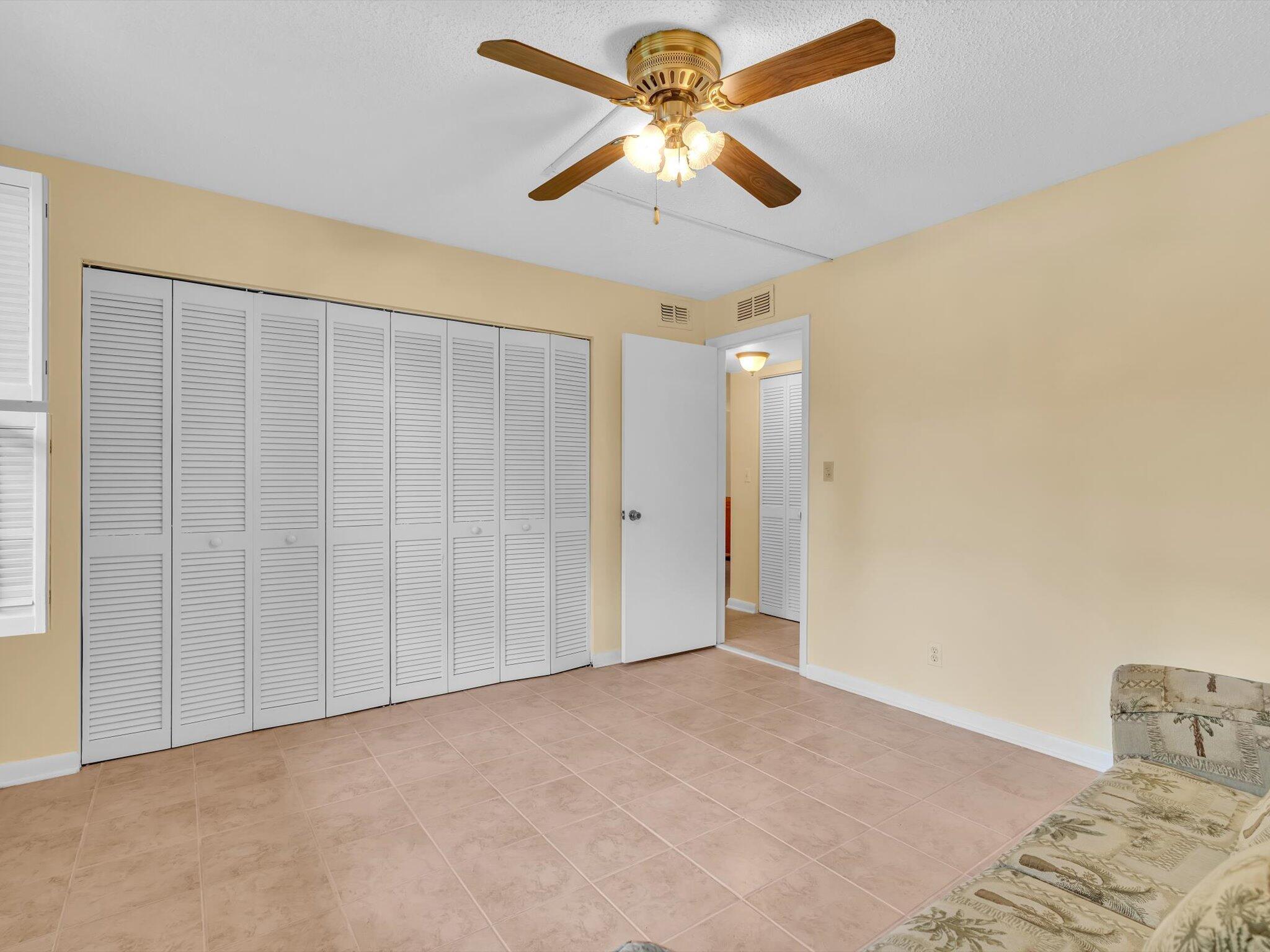 SUNRISE LAKES 95 CONDO - Residential