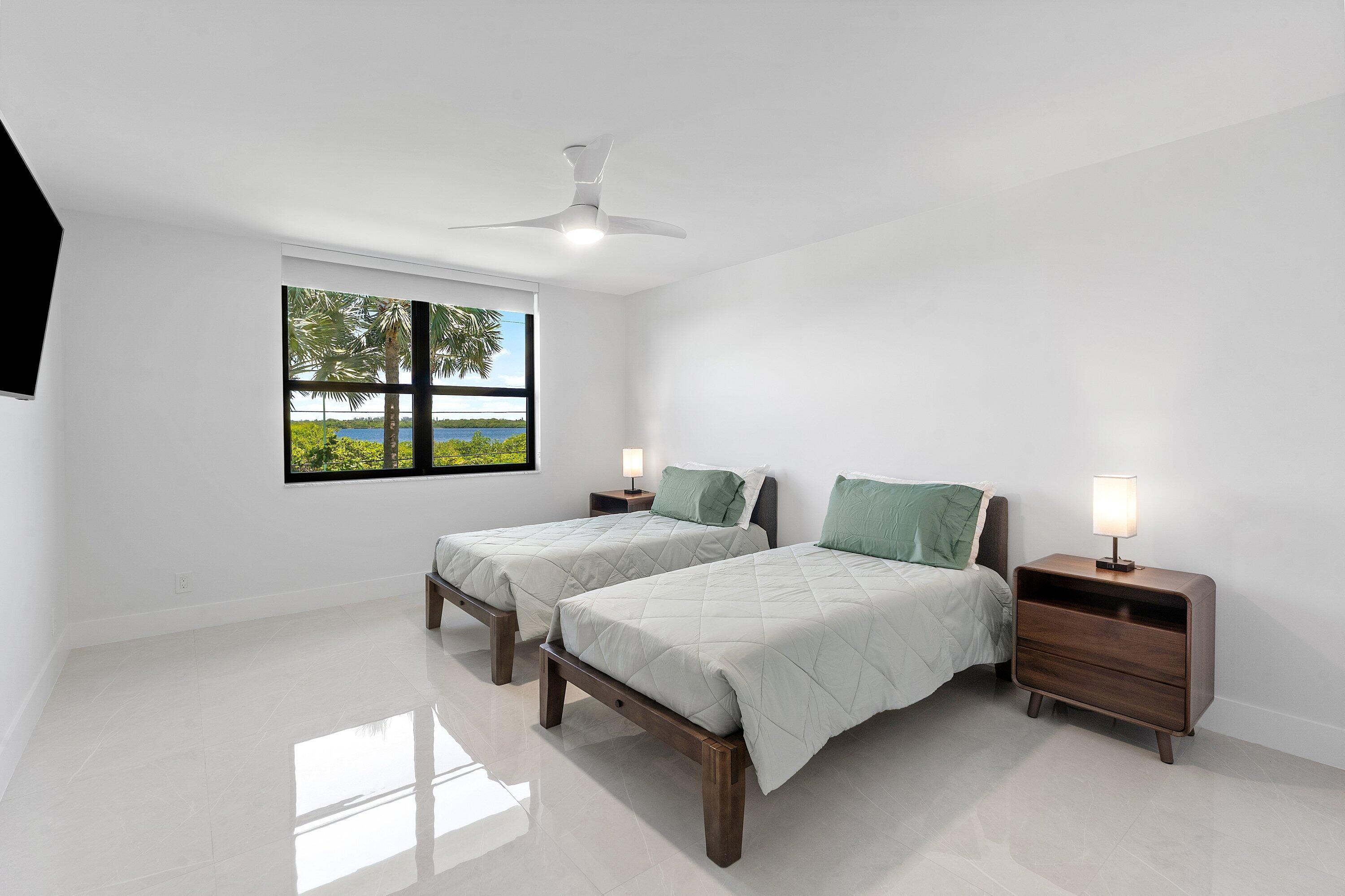 DUNES TOWERS CONDO - Residential Lease