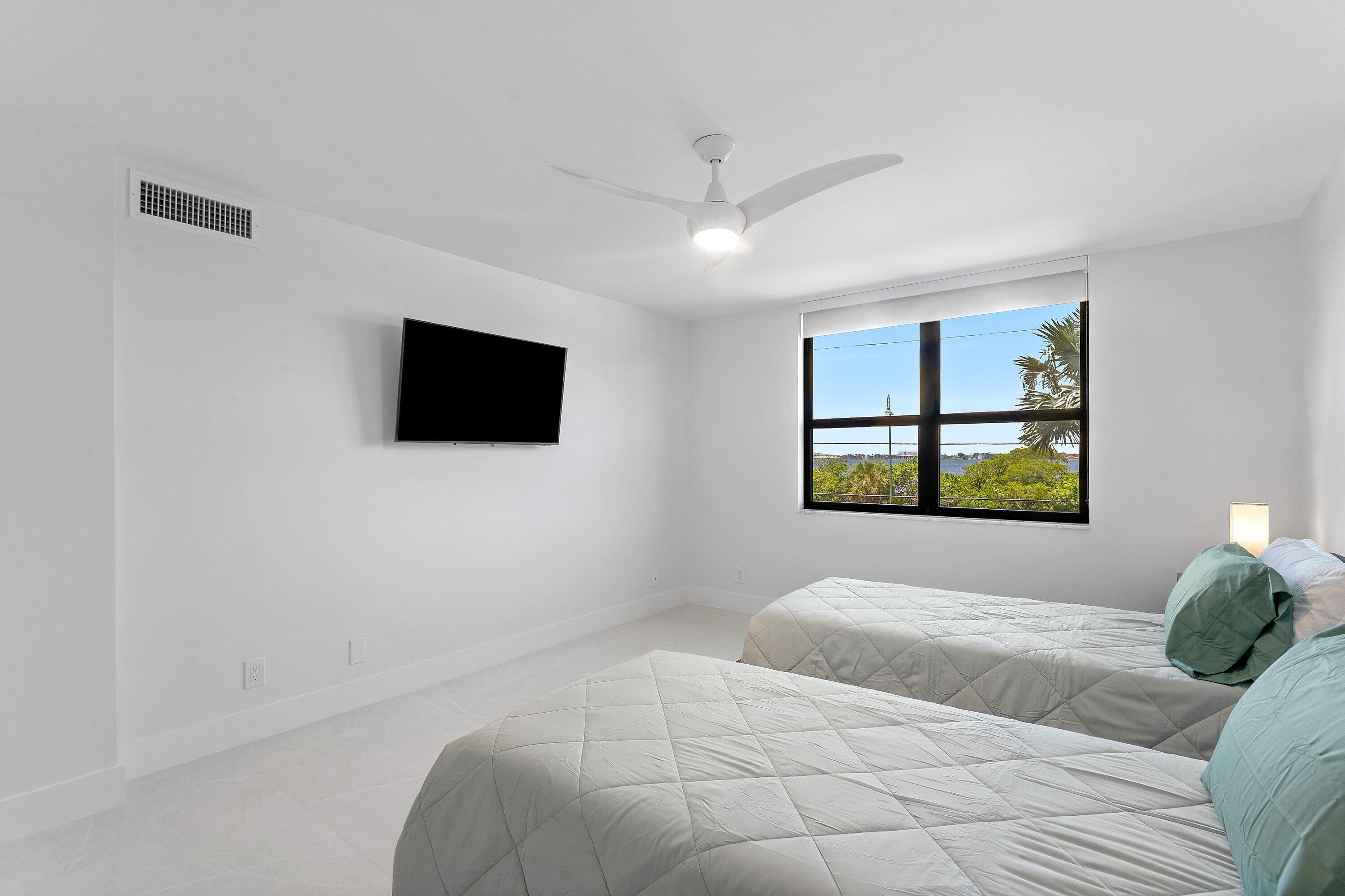 DUNES TOWERS CONDO - Residential Lease