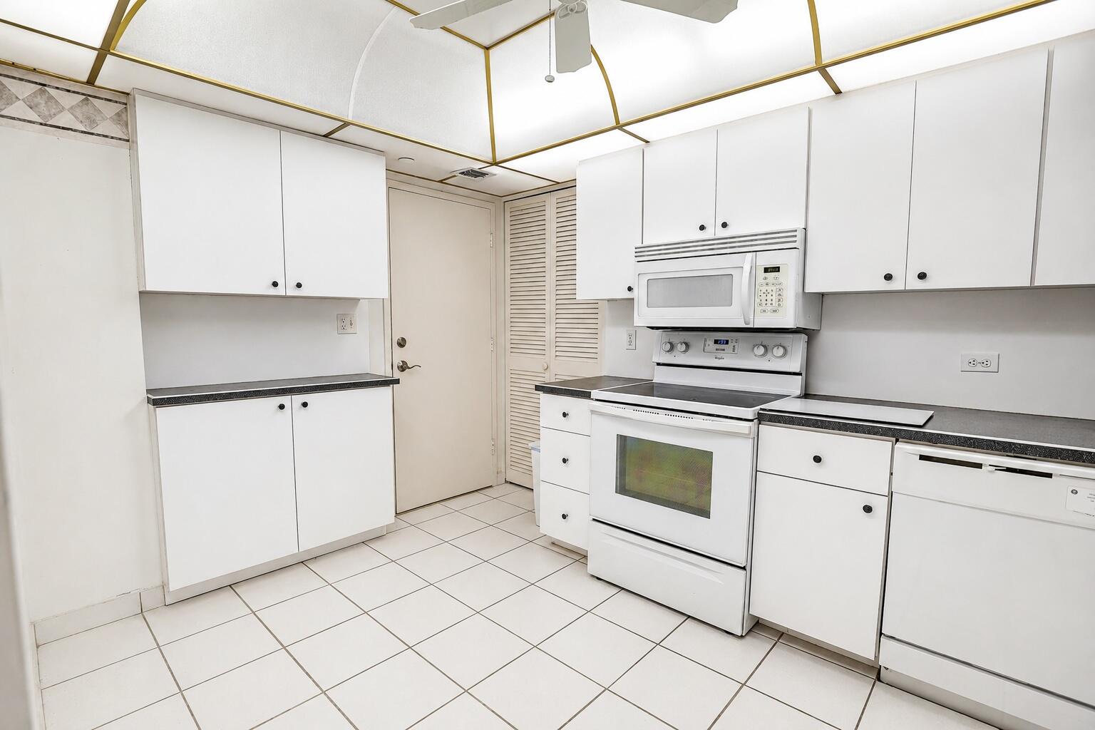PARLIAMENT HOUSE CONDOMINIUMS - Residential