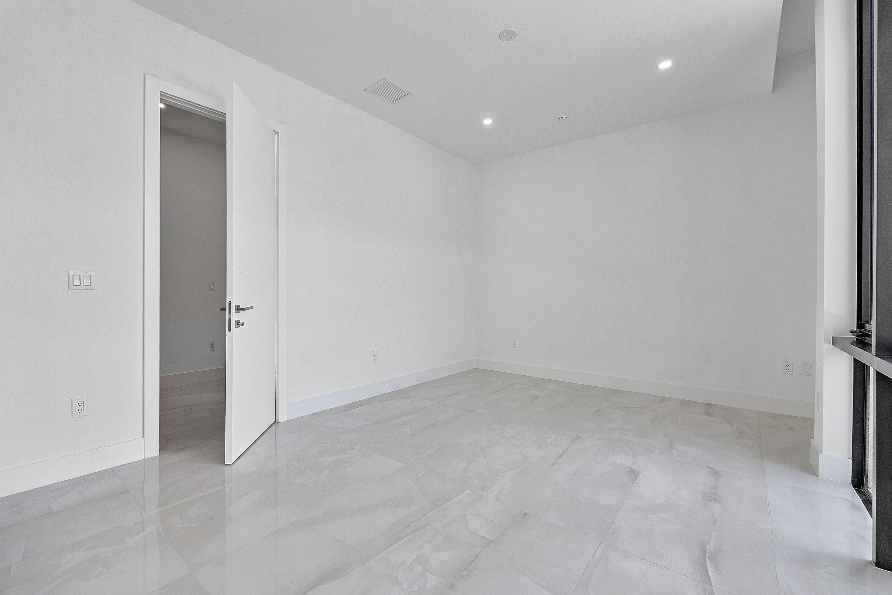 SLS REAL ESTATE 4 - Residential