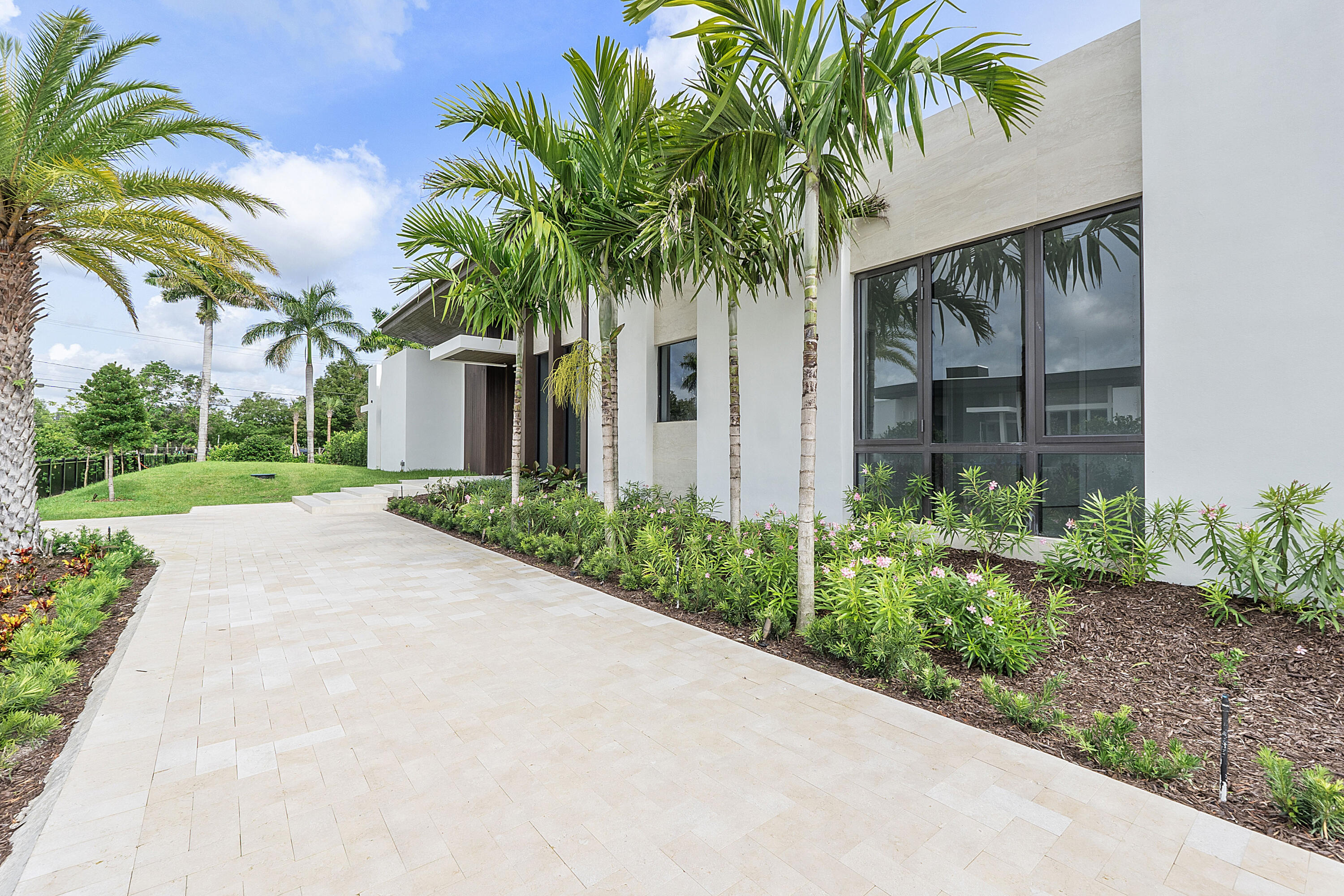 SLS REAL ESTATE 4 - Residential