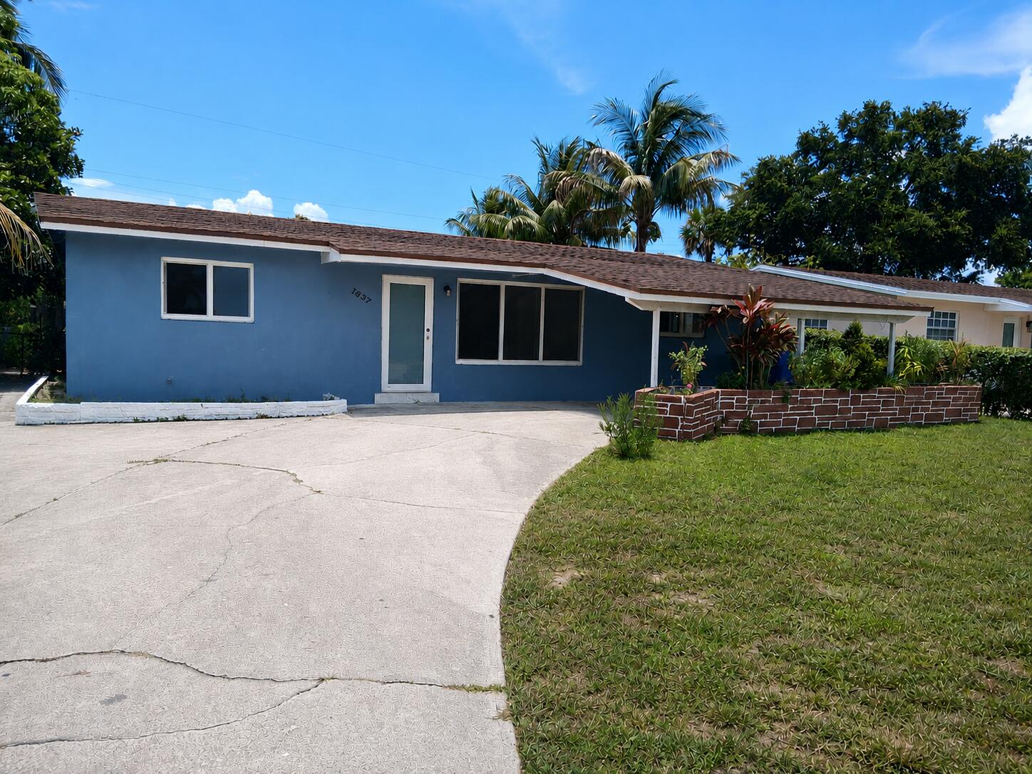 FLORAL HEIGHTS - Residential Lease