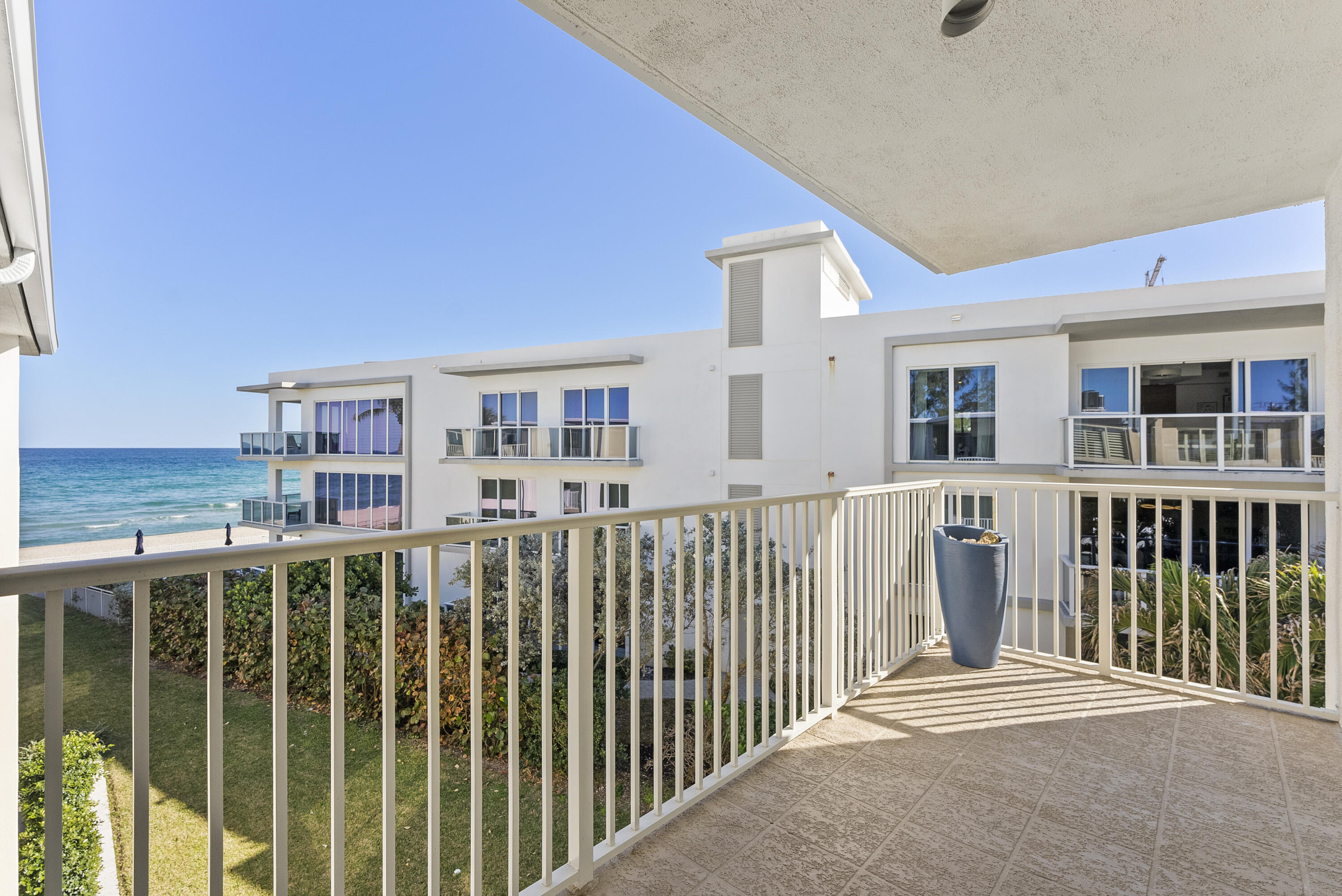 SHORELAND - Residential