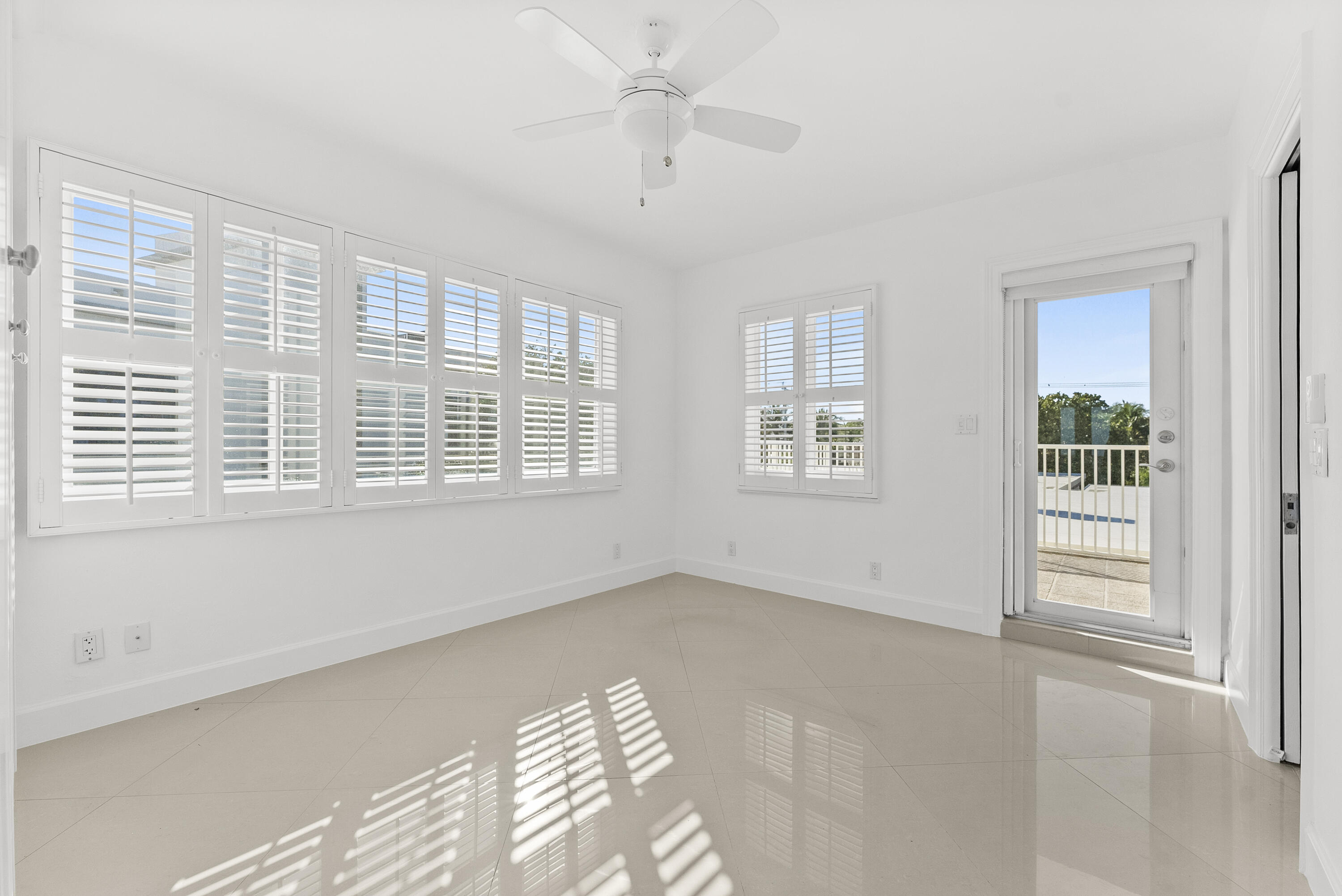 SHORELAND - Residential