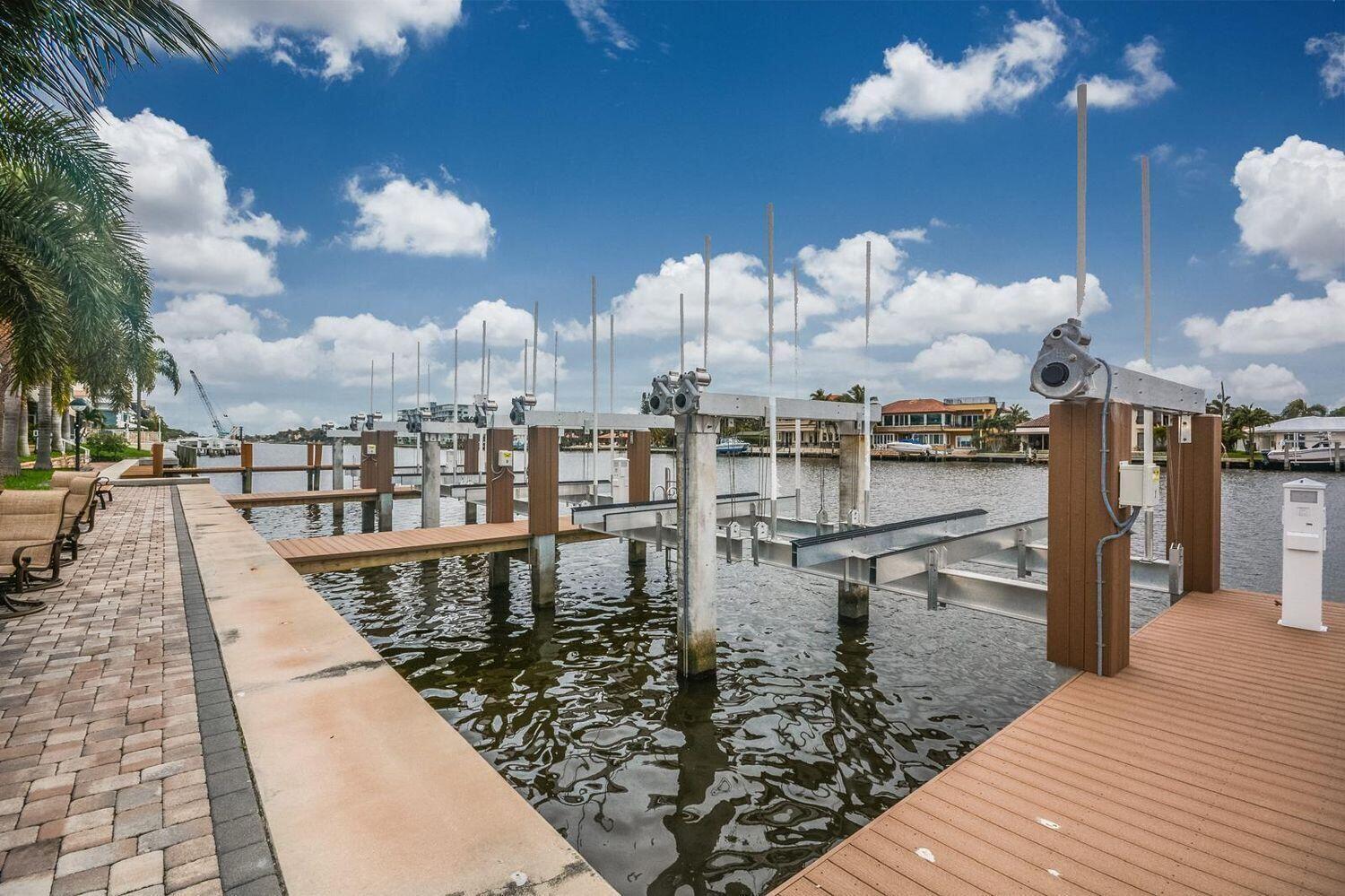 SHORELAND - Residential