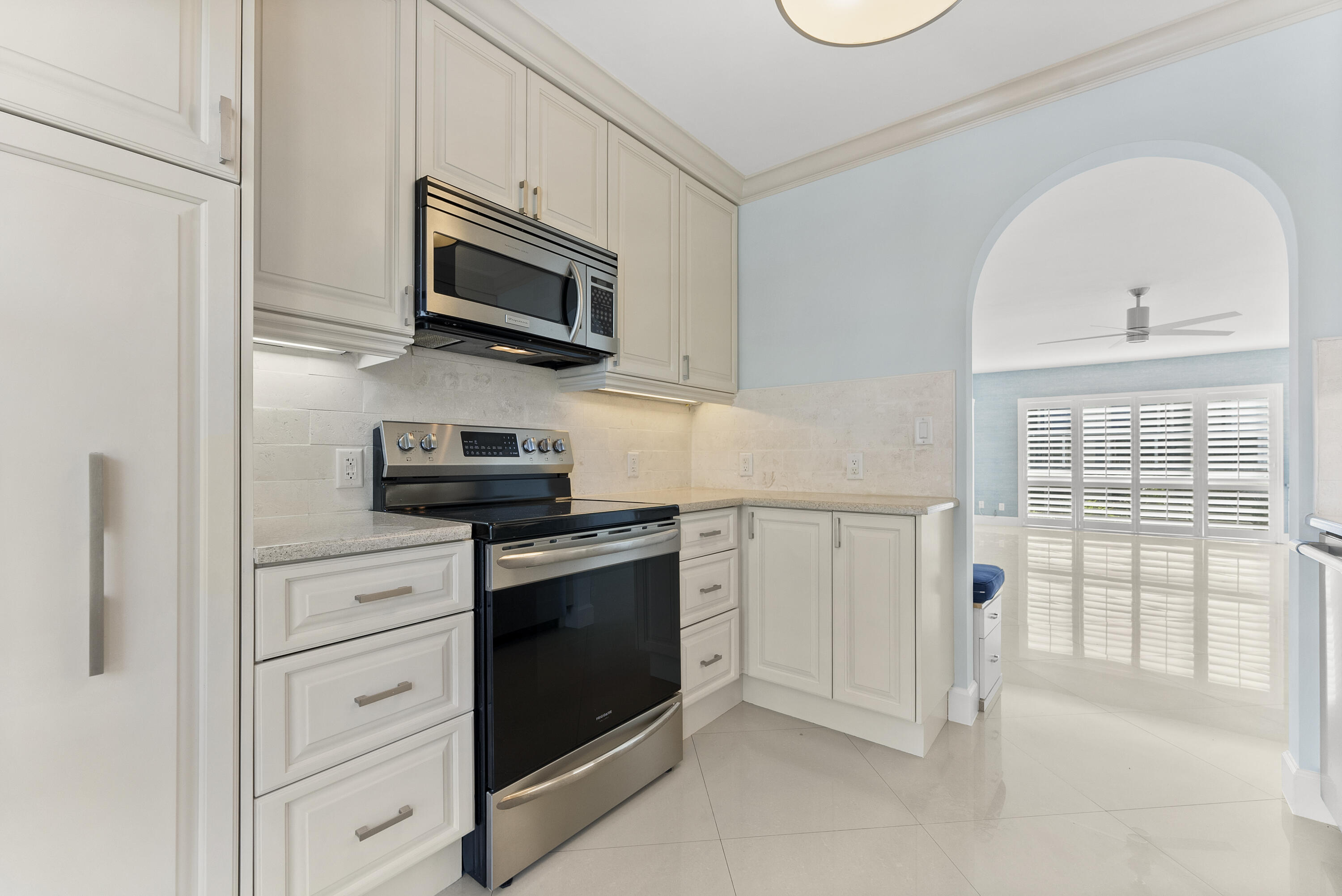 SHORELAND - Residential