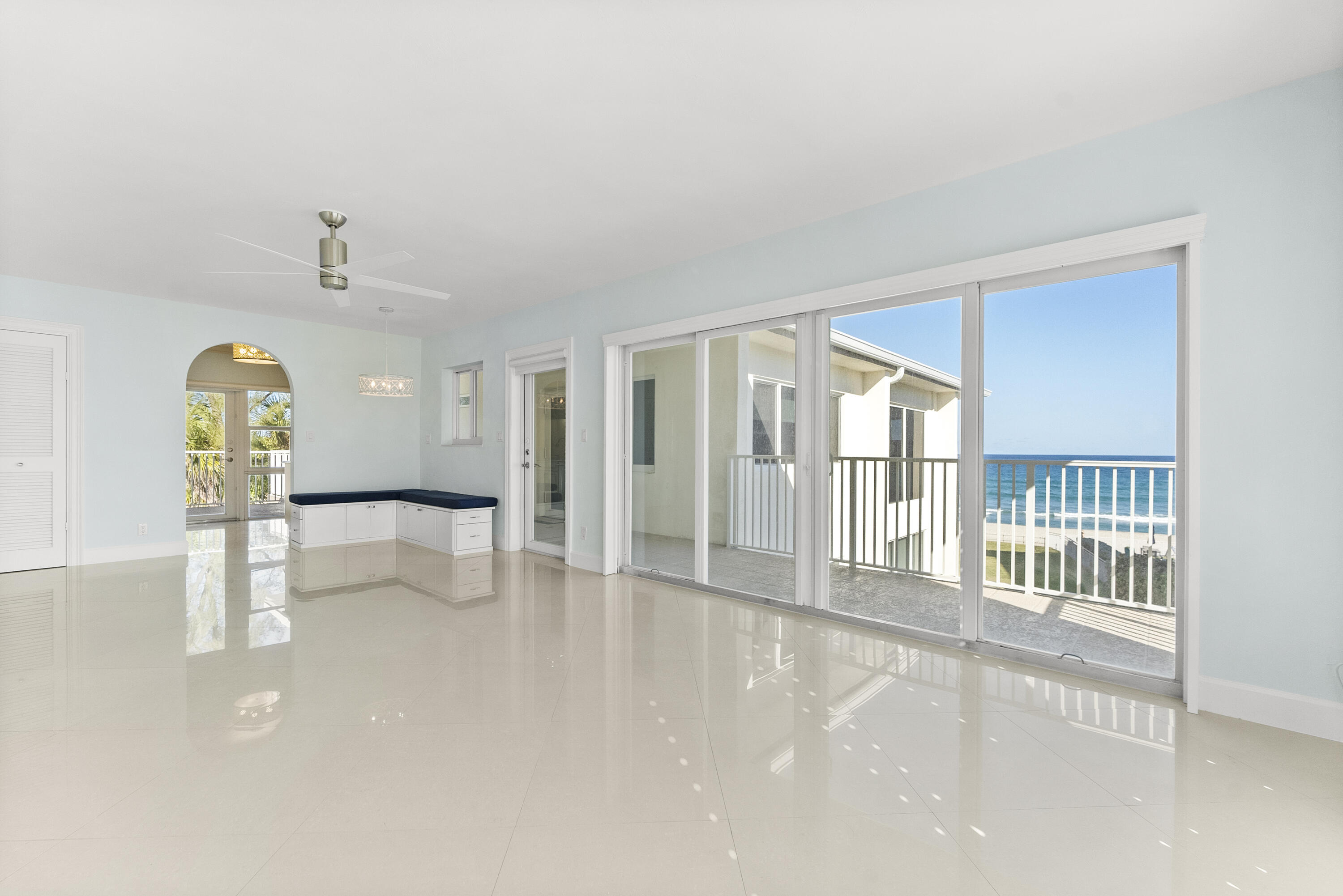 SHORELAND - Residential