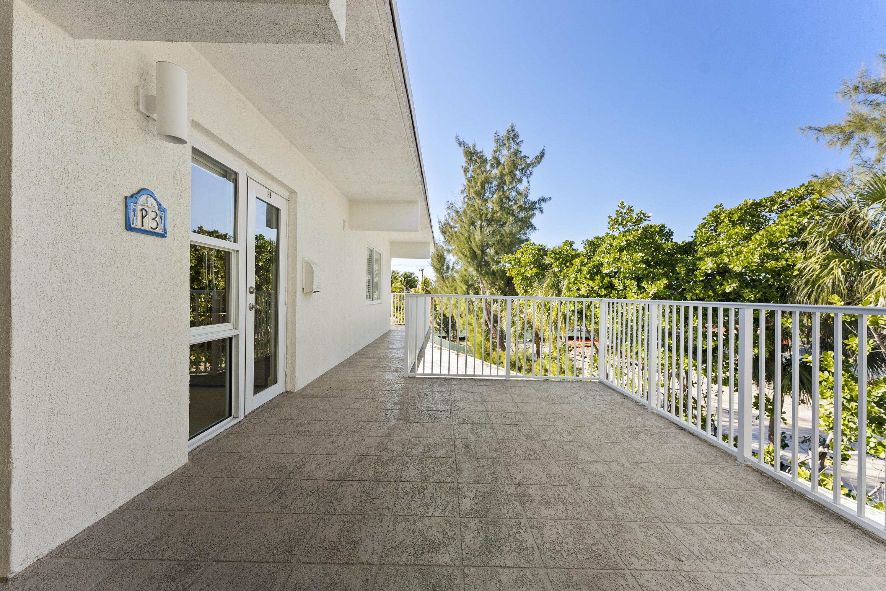 SHORELAND - Residential