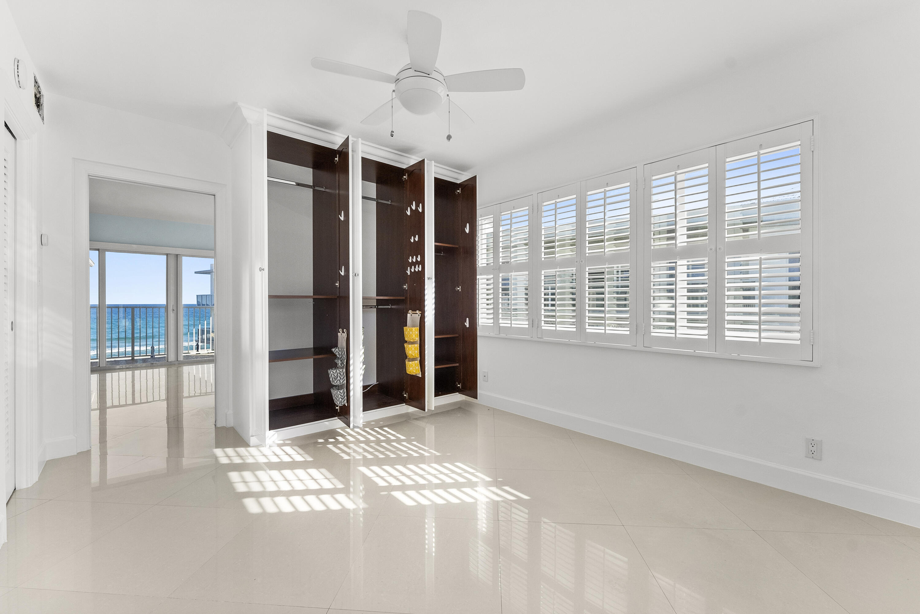 SHORELAND - Residential