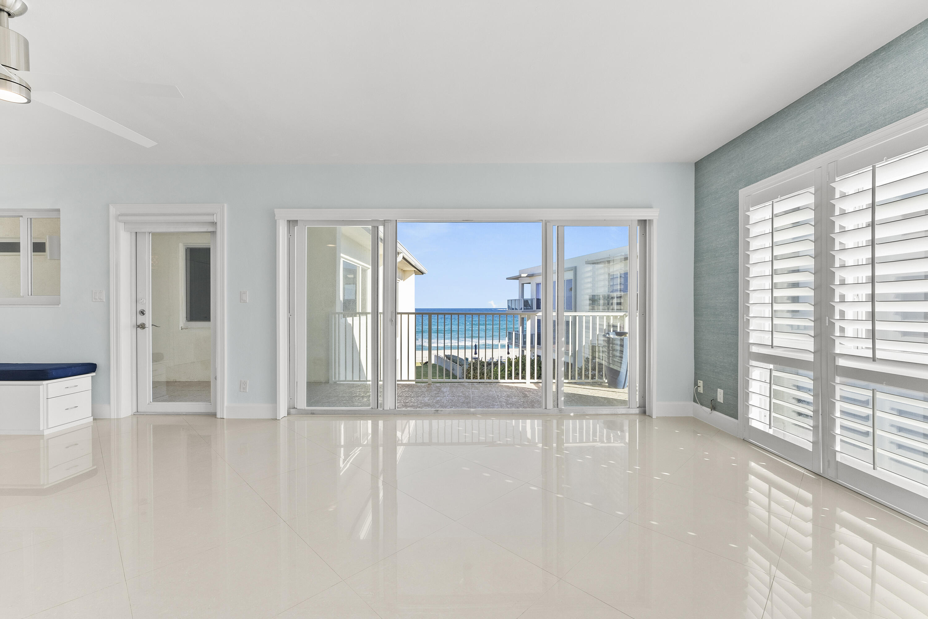 SHORELAND - Residential