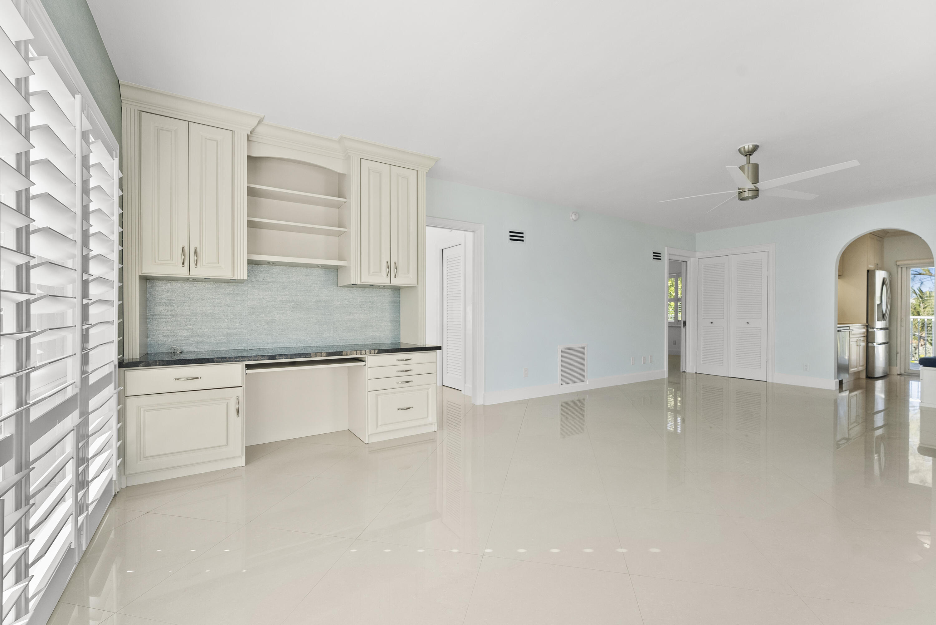 SHORELAND - Residential