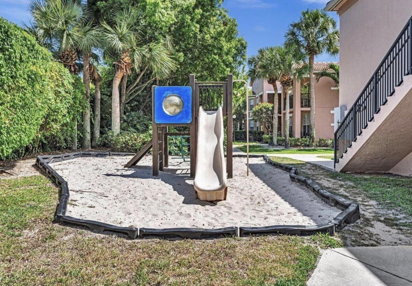 RESIDENCES OF BELMONT OF BOYNTON BEACH CONDOMINIUM - Residential Lease