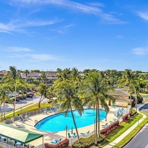 WELDON CONDOMINIUM F - Residential