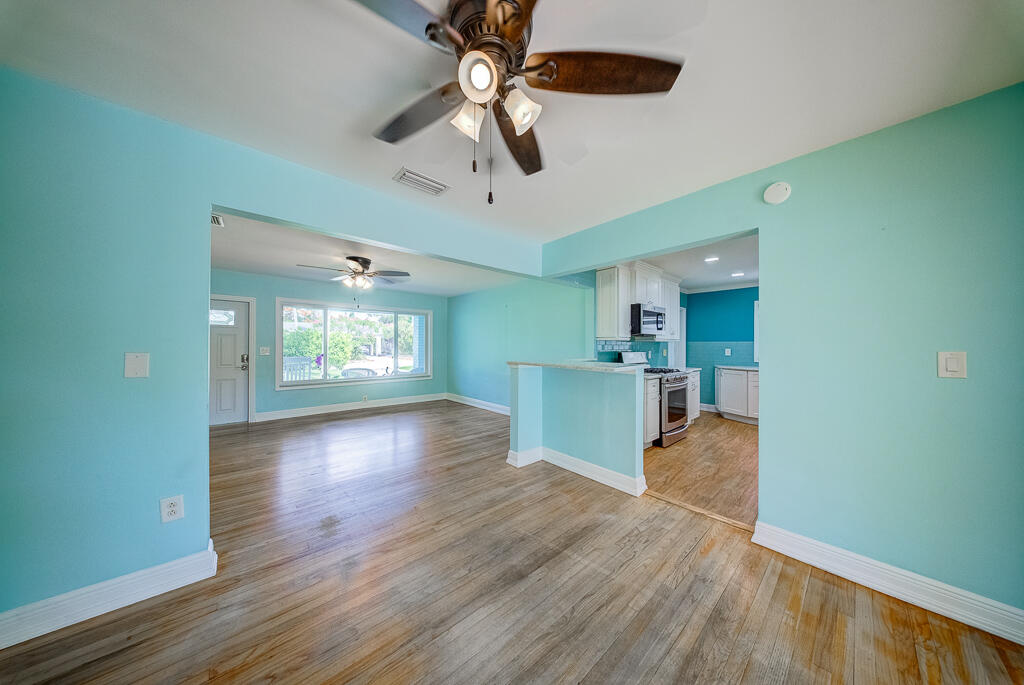 NORTH LAKE WORTH IN PB 5 PGS 48 & 49 - Residential