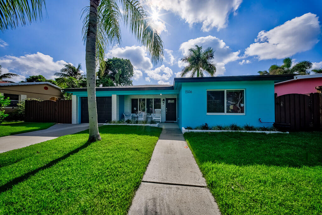 NORTH LAKE WORTH IN PB 5 PGS 48 & 49 - Residential
