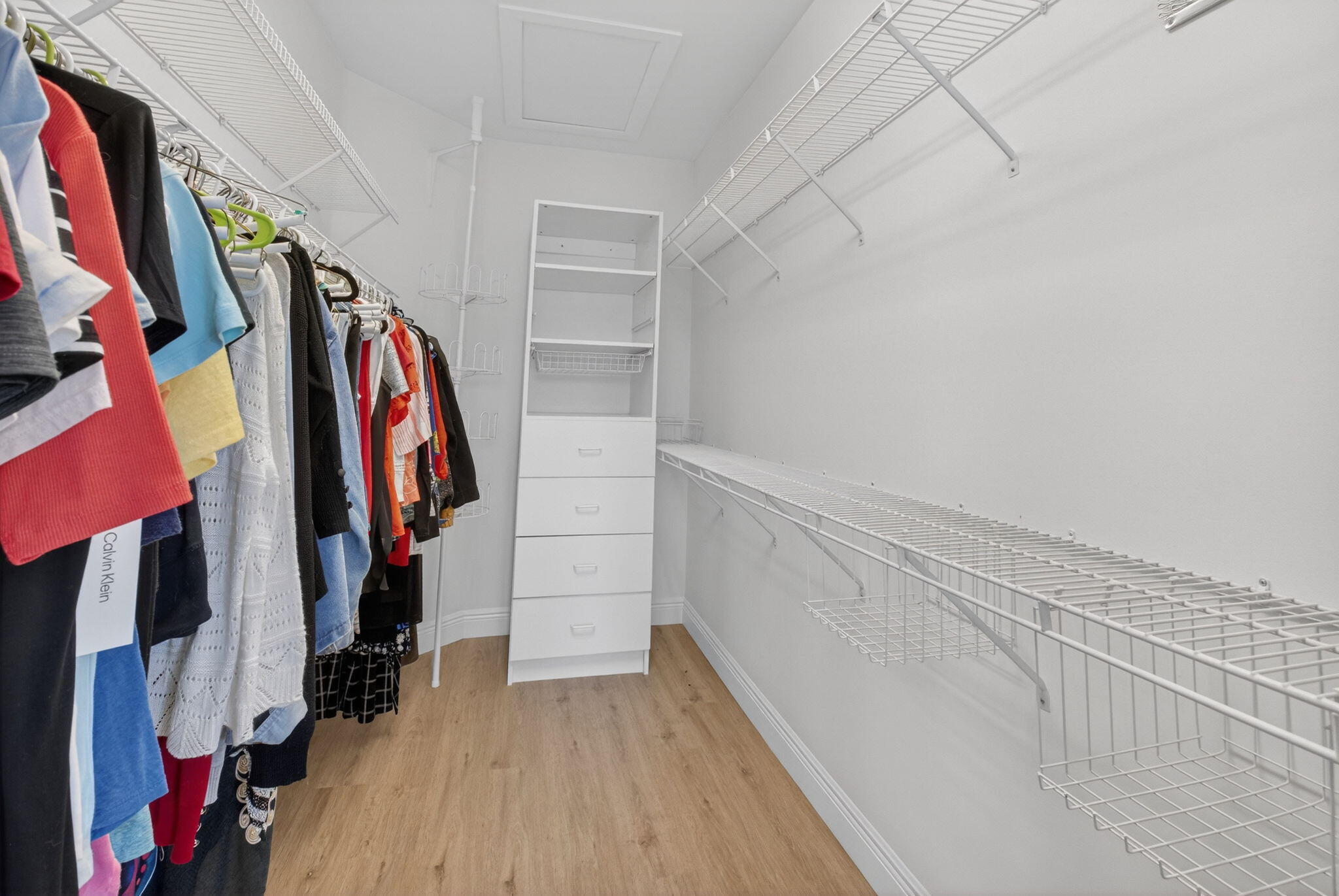 WHISPER WALK SEC E CONDO - Residential