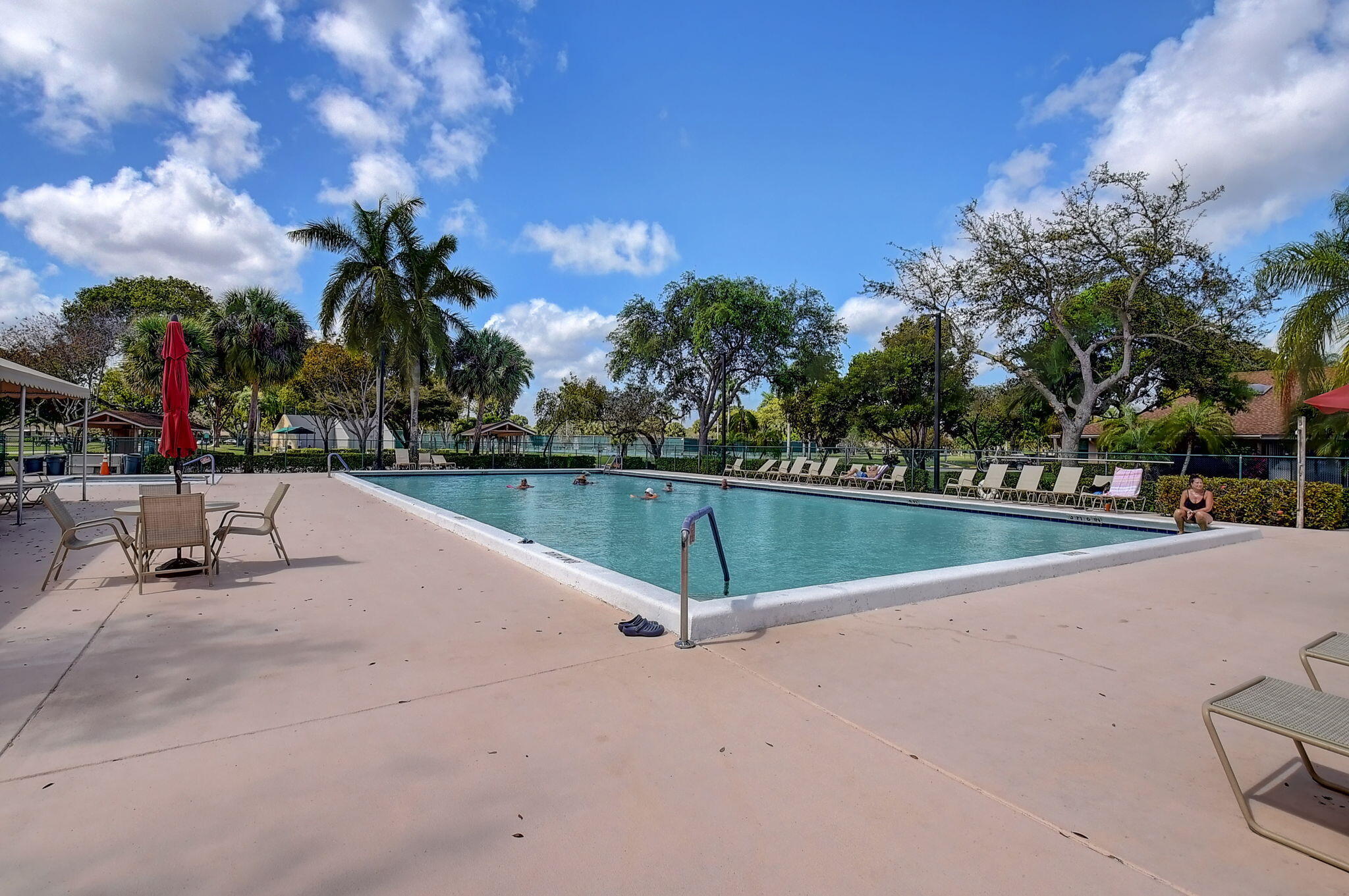 WHISPER WALK SEC E CONDO - Residential