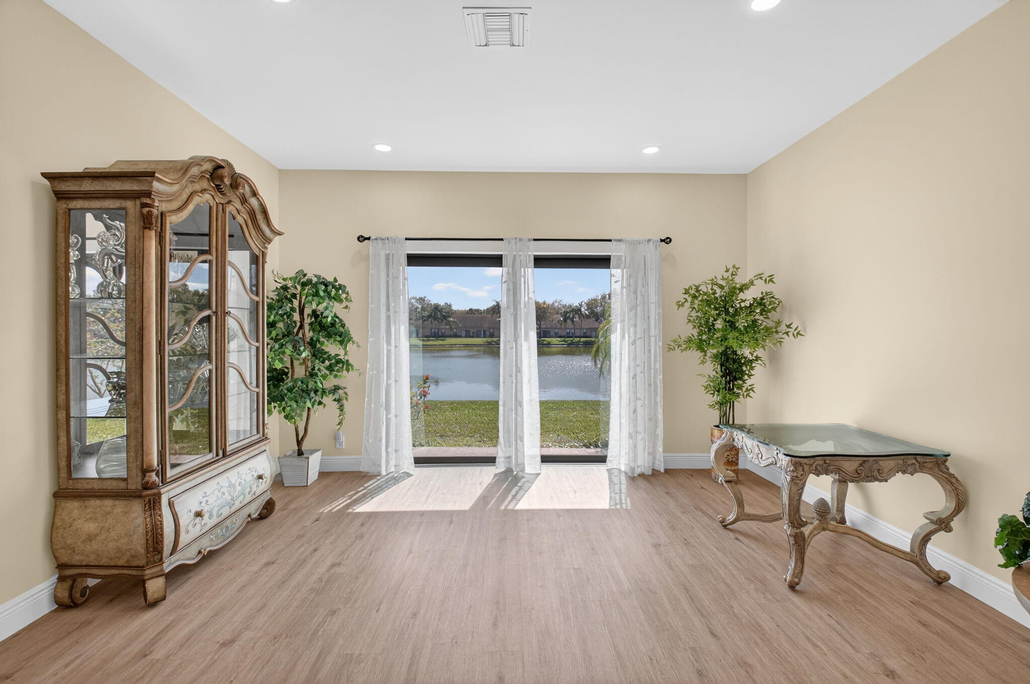 WHISPER WALK SEC E CONDO - Residential