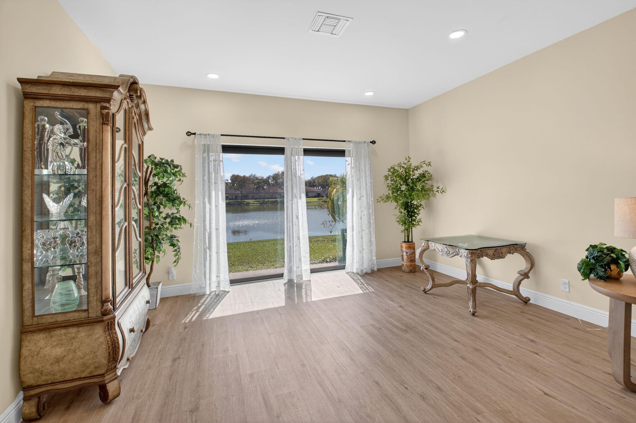 WHISPER WALK SEC E CONDO - Residential