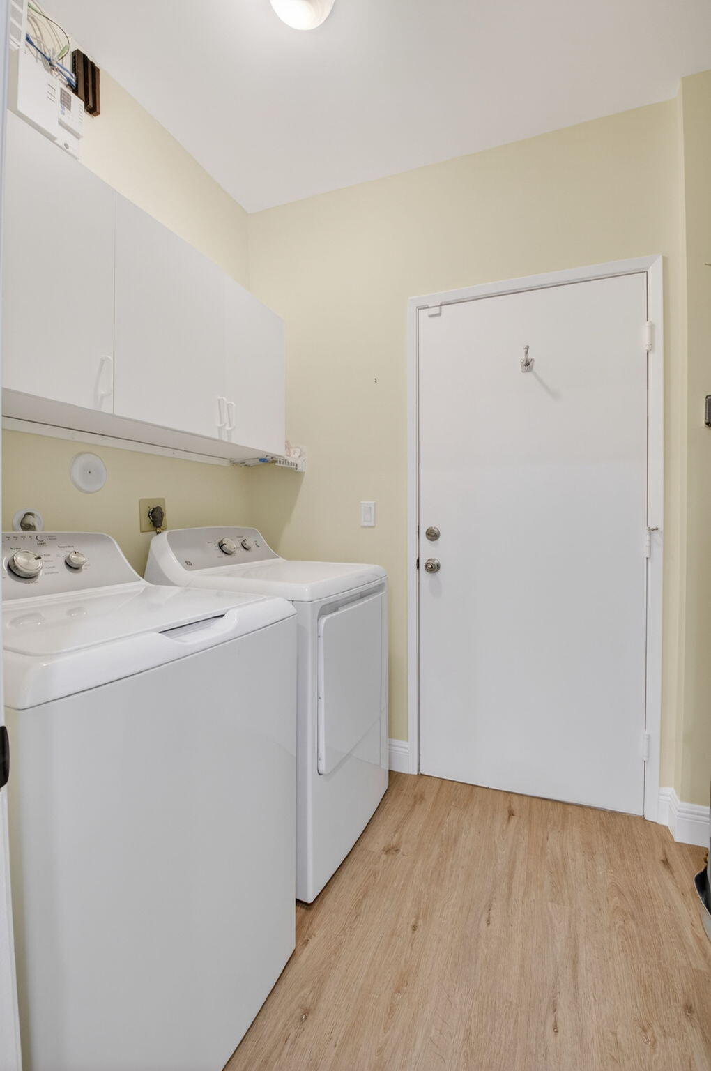 WHISPER WALK SEC E CONDO - Residential