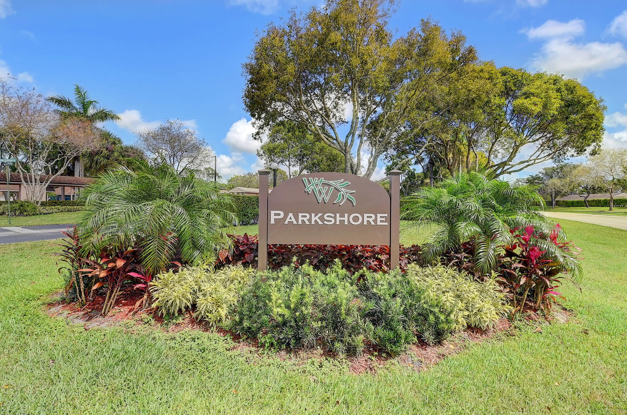 WHISPER WALK SEC E CONDO - Residential