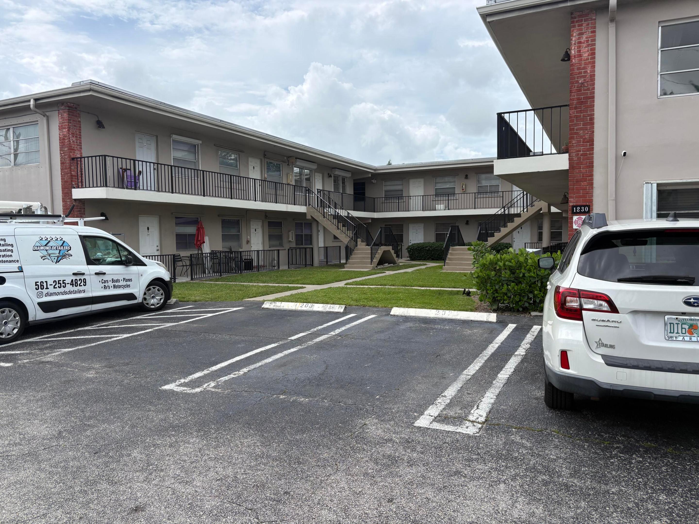 POINCIANA CONDO - Residential